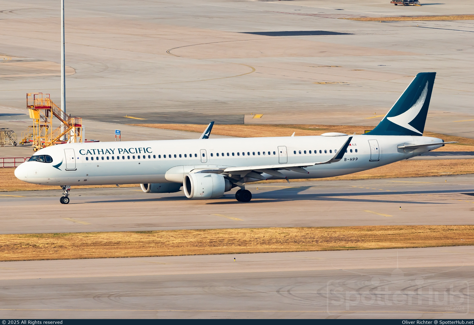 Photo of B-HPP - Airbus A321-251NX operated by Cathay Pacific Airways