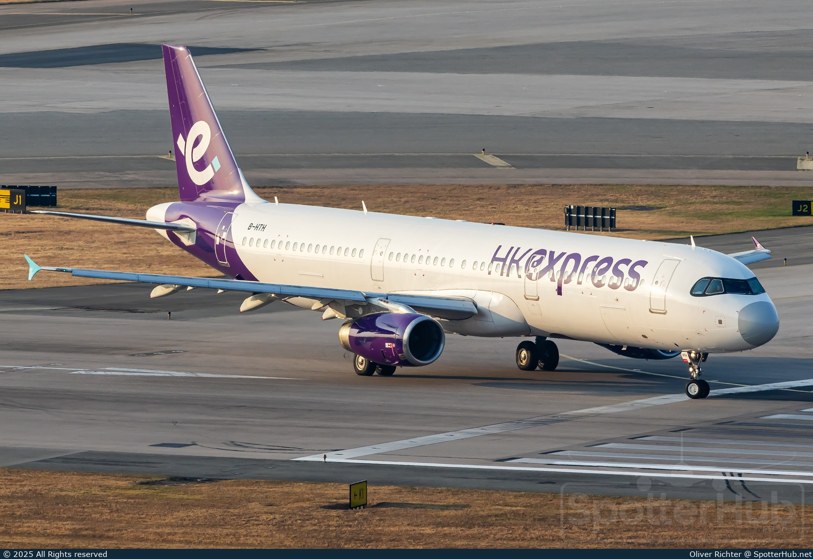 Photo of B-HTH - Airbus A321-231 operated by Hong Kong Express