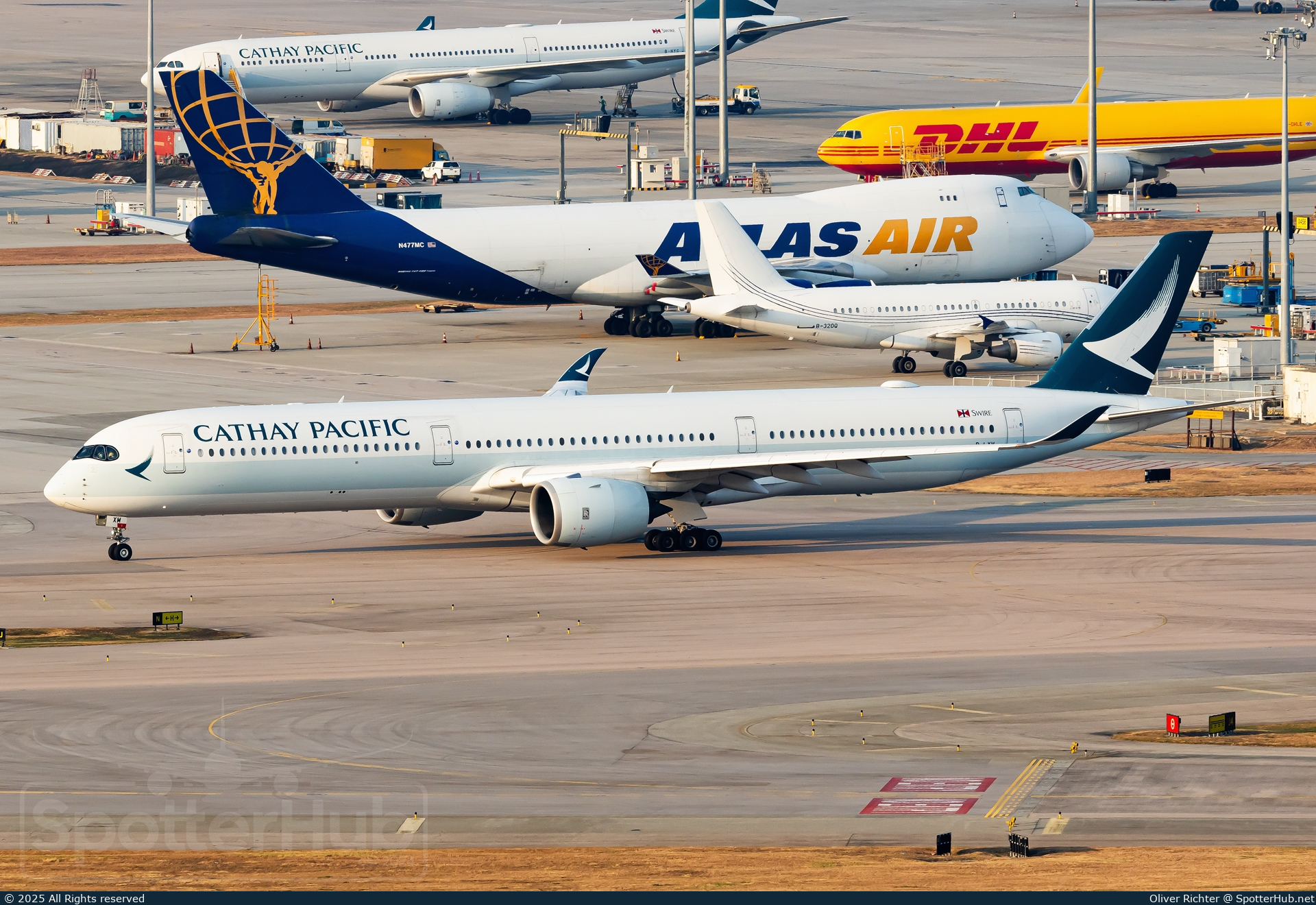 Photo of B-LXM - Airbus A350-1041 operated by Cathay Pacific Airways