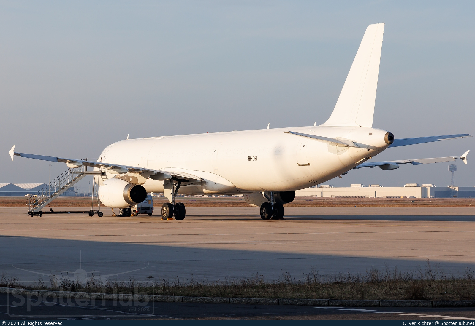 Photo of 9H-CGI - Airbus A321-231(PCF) operated by SmartLynx Malta