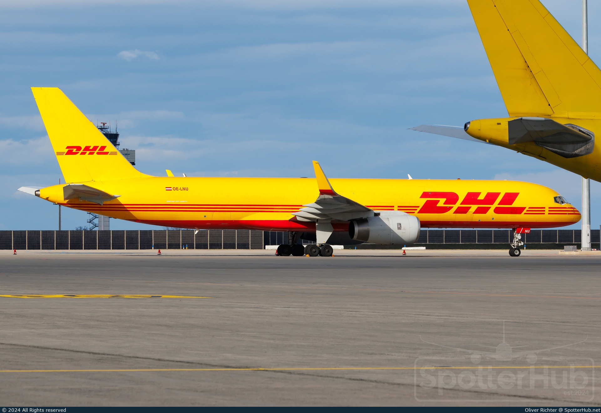 Photo of OE-LNU - Boeing 757-256(PCF) operated by DHL Air Austria