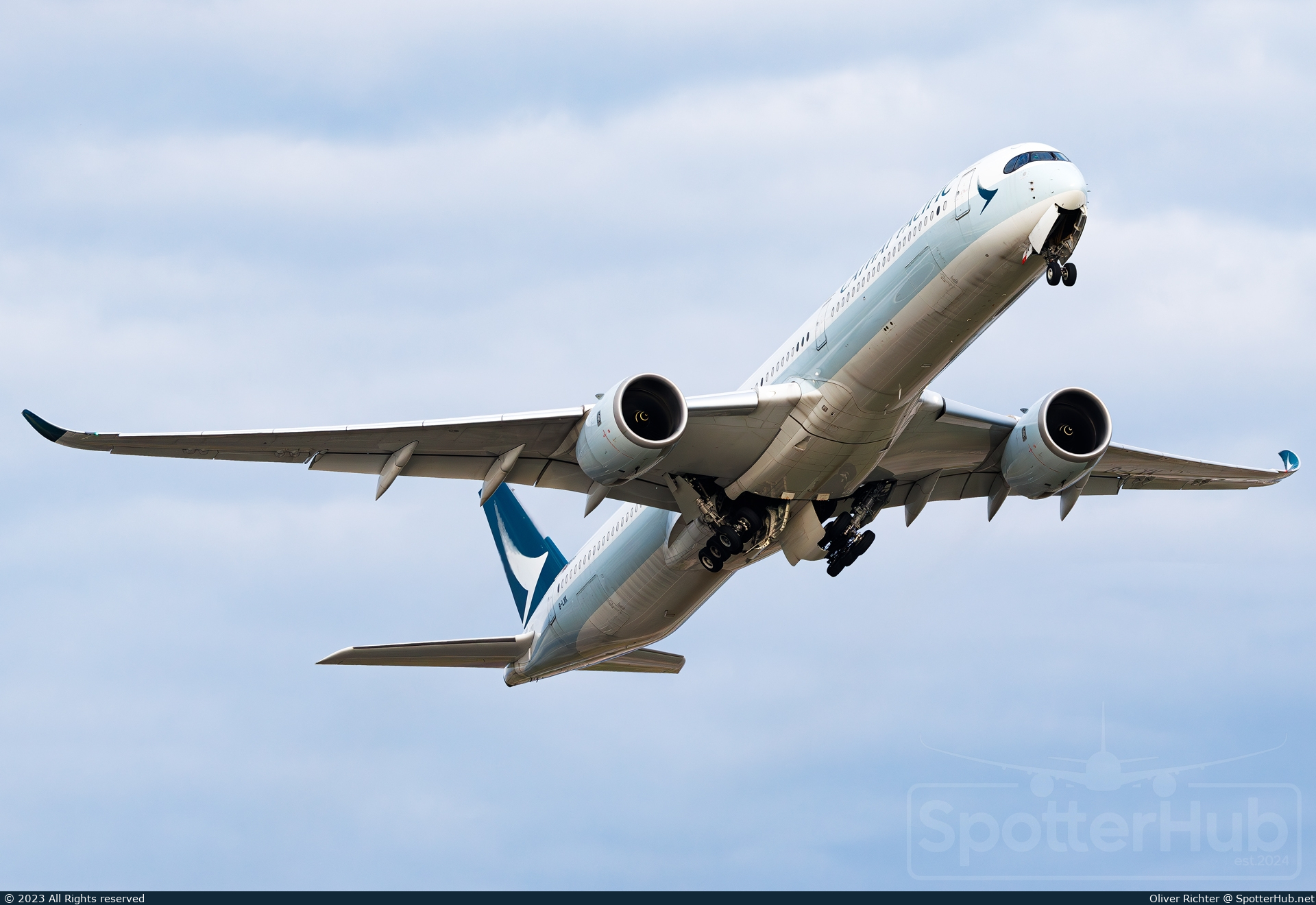 Photo of B-LXK - Airbus A350-1041 operated by Cathay Pacific Airways