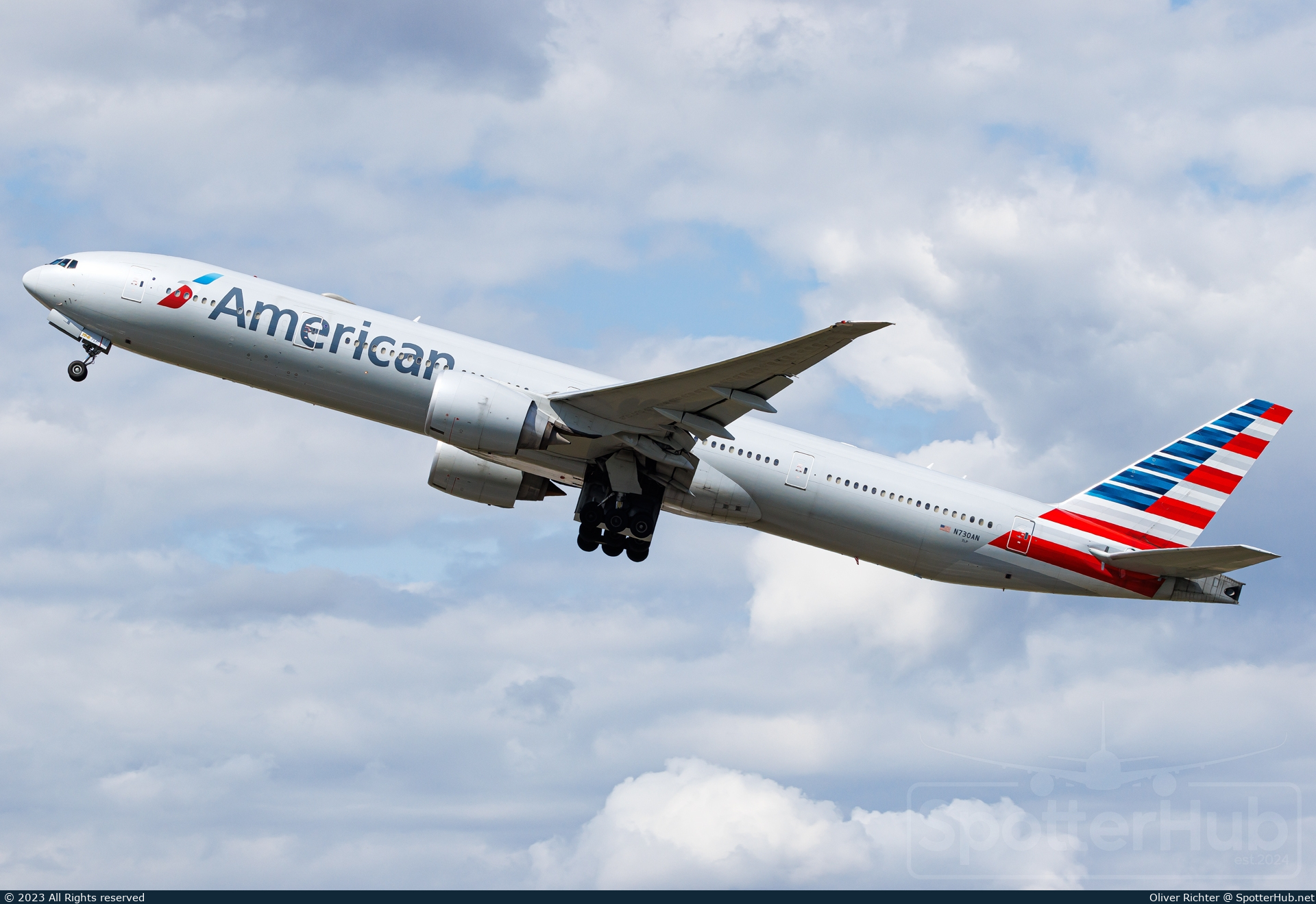 Photo of N730AN - Boeing 777-323(ER) operated by American Airlines