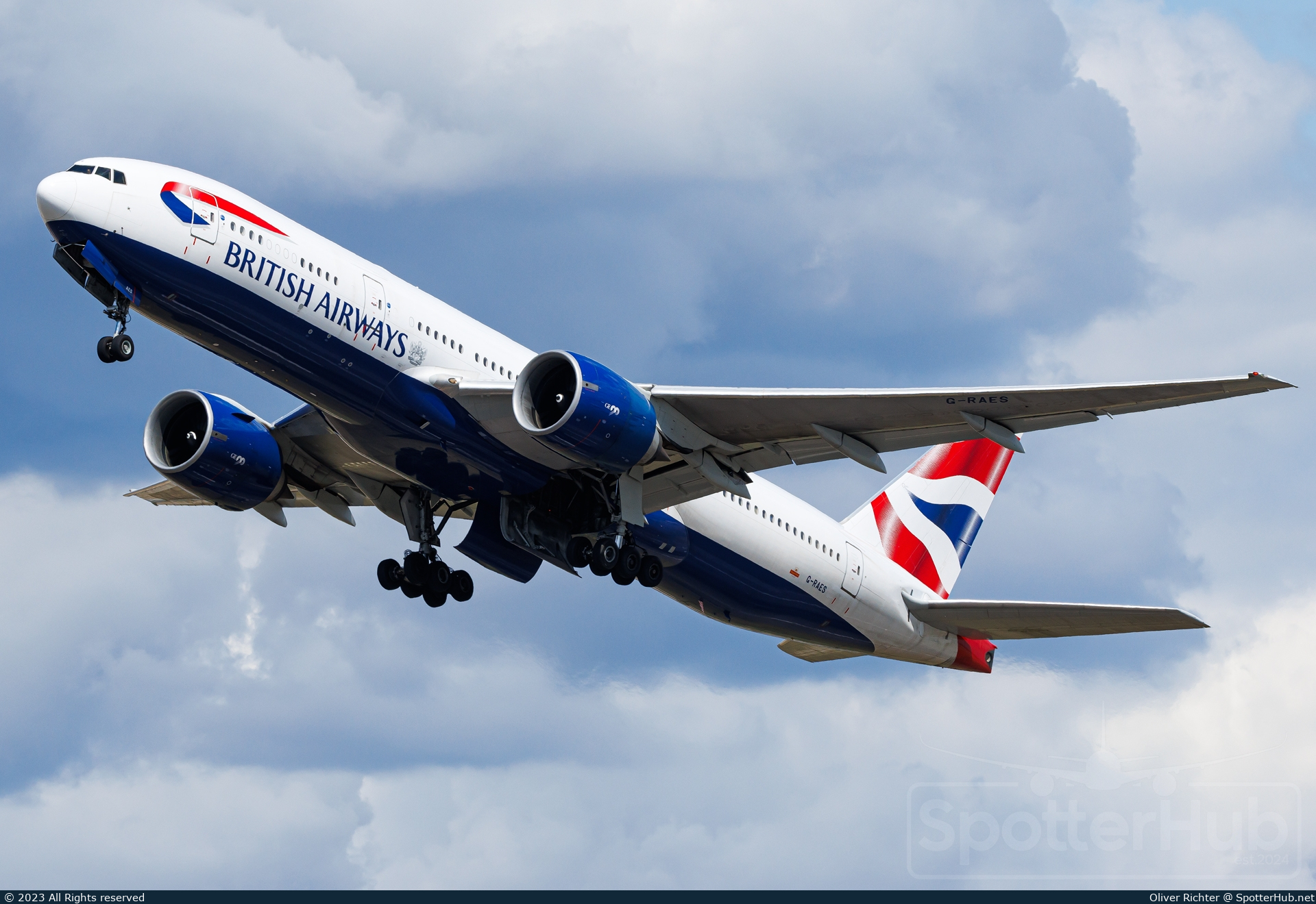 Photo of G-RAES - Boeing 777-236(ER) operated by British Airways