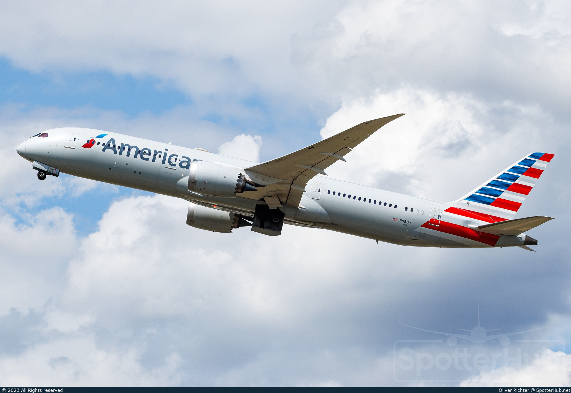 Photo of N831AA - Boeing 787-9 Dreamliner operated by American Airlines