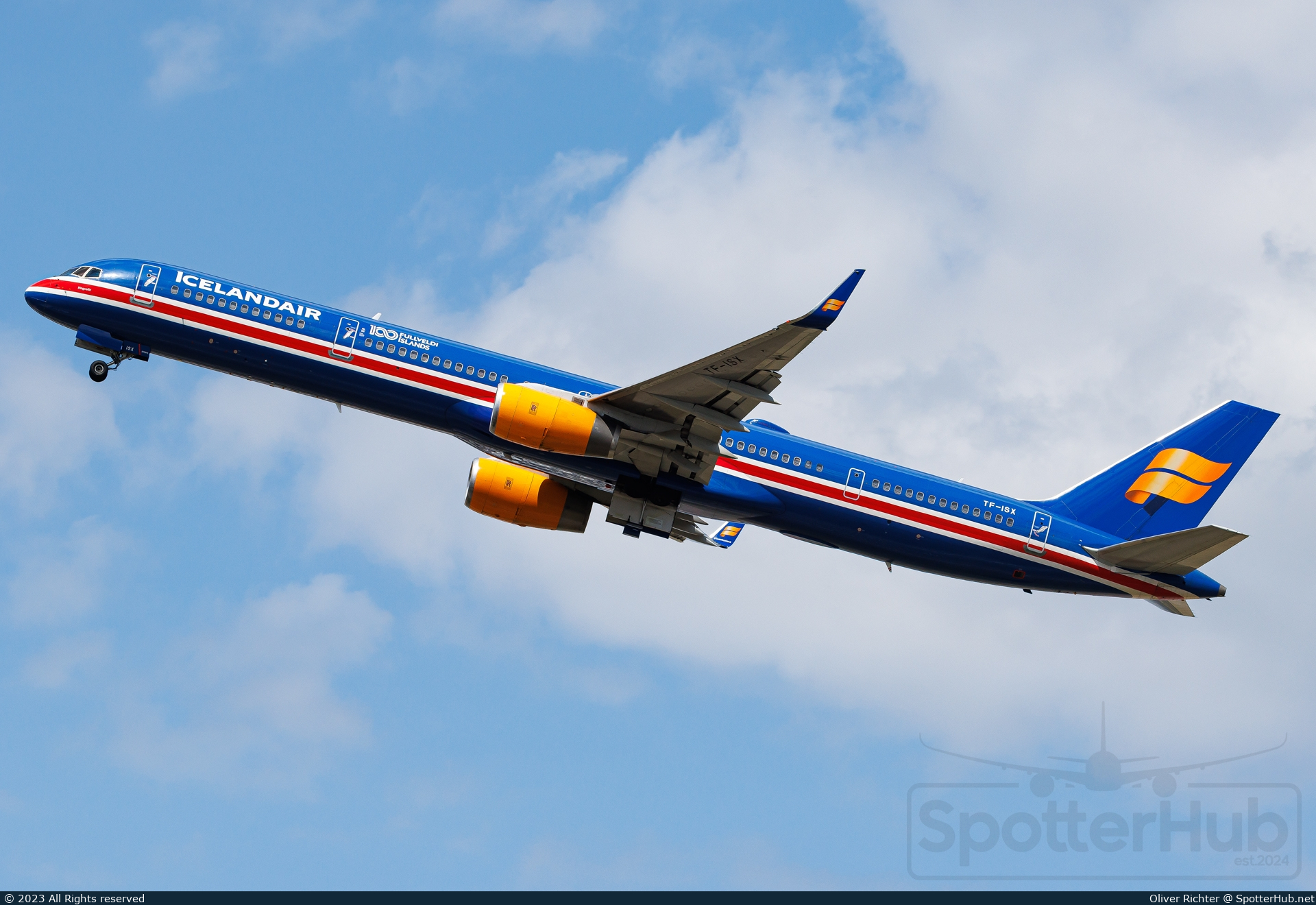 Photo of TF-ISX - Boeing 757-3E7 operated by Icelandair