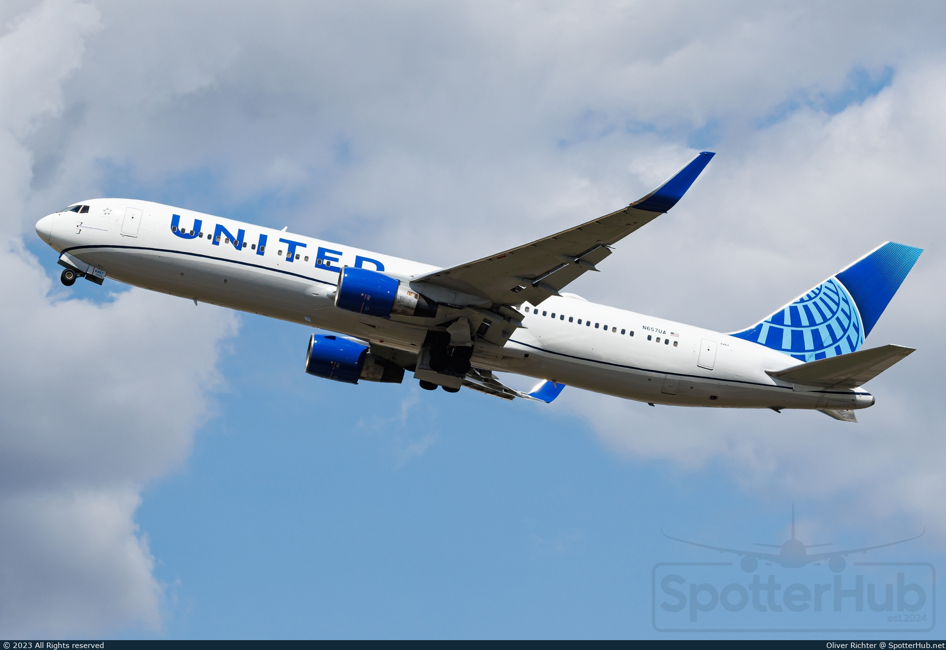 Photo of N657UA - Boeing 767-322(ER) operated by United Airlines