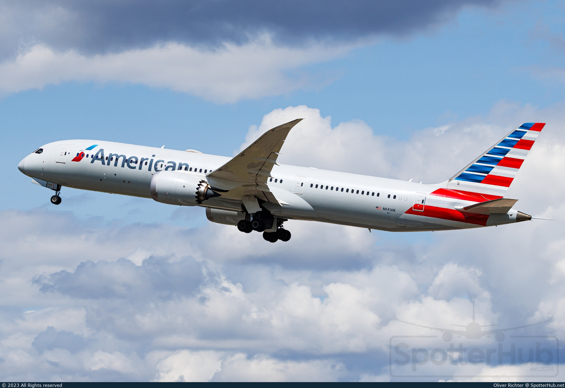 Photo of N841AN - Boeing 787-9 Dreamliner operated by American Airlines
