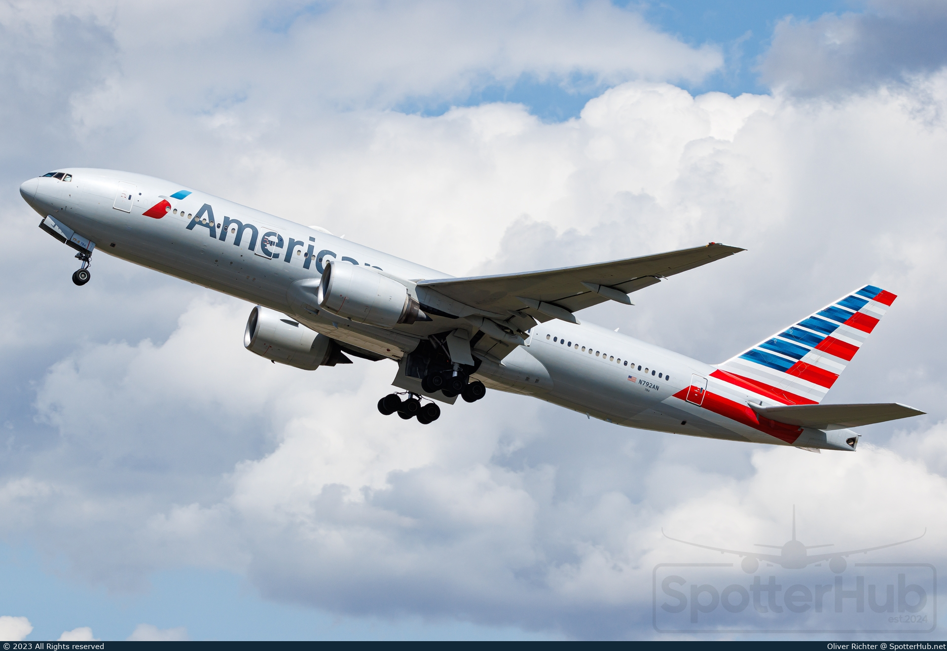 Photo of N792AN - Boeing 777-223(ER) operated by American Airlines