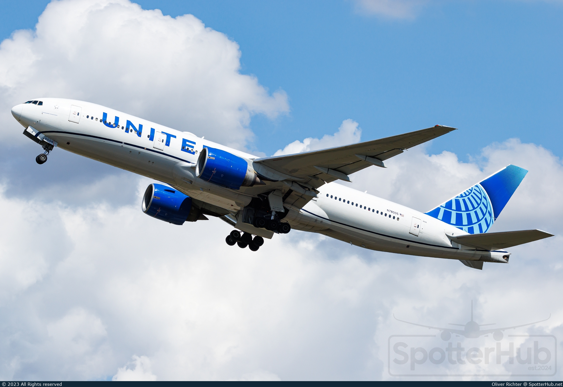 Photo of N78005 - Boeing 777-224(ER) operated by United Airlines