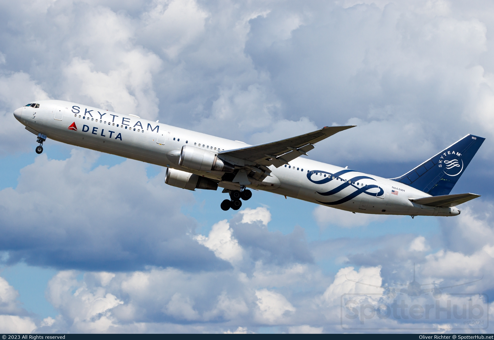 Photo of N844MH - Boeing 767-432(ER) operated by Delta Air Lines