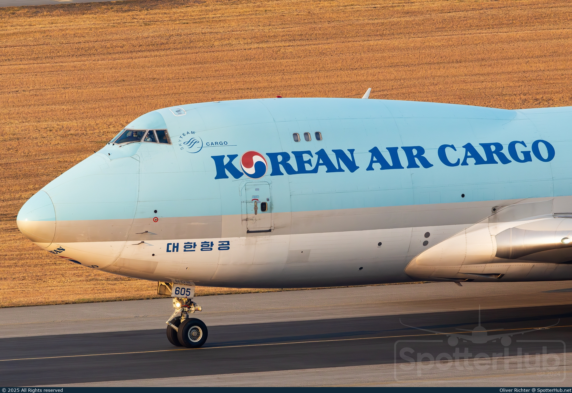 Photo of HL7605 - Boeing 747-4B5F(ER) operated by Korean Air Cargo