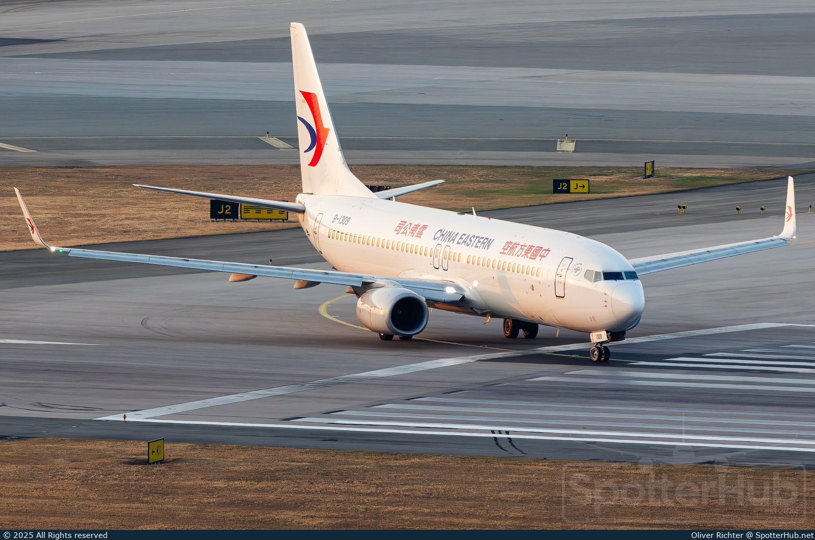 Photo of B-1309 - Boeing 737-89P operated by China Eastern Airlines
