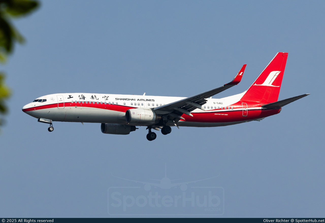 Photo of B-5461 - Boeing 737-86D operated by Shanghai Airlines