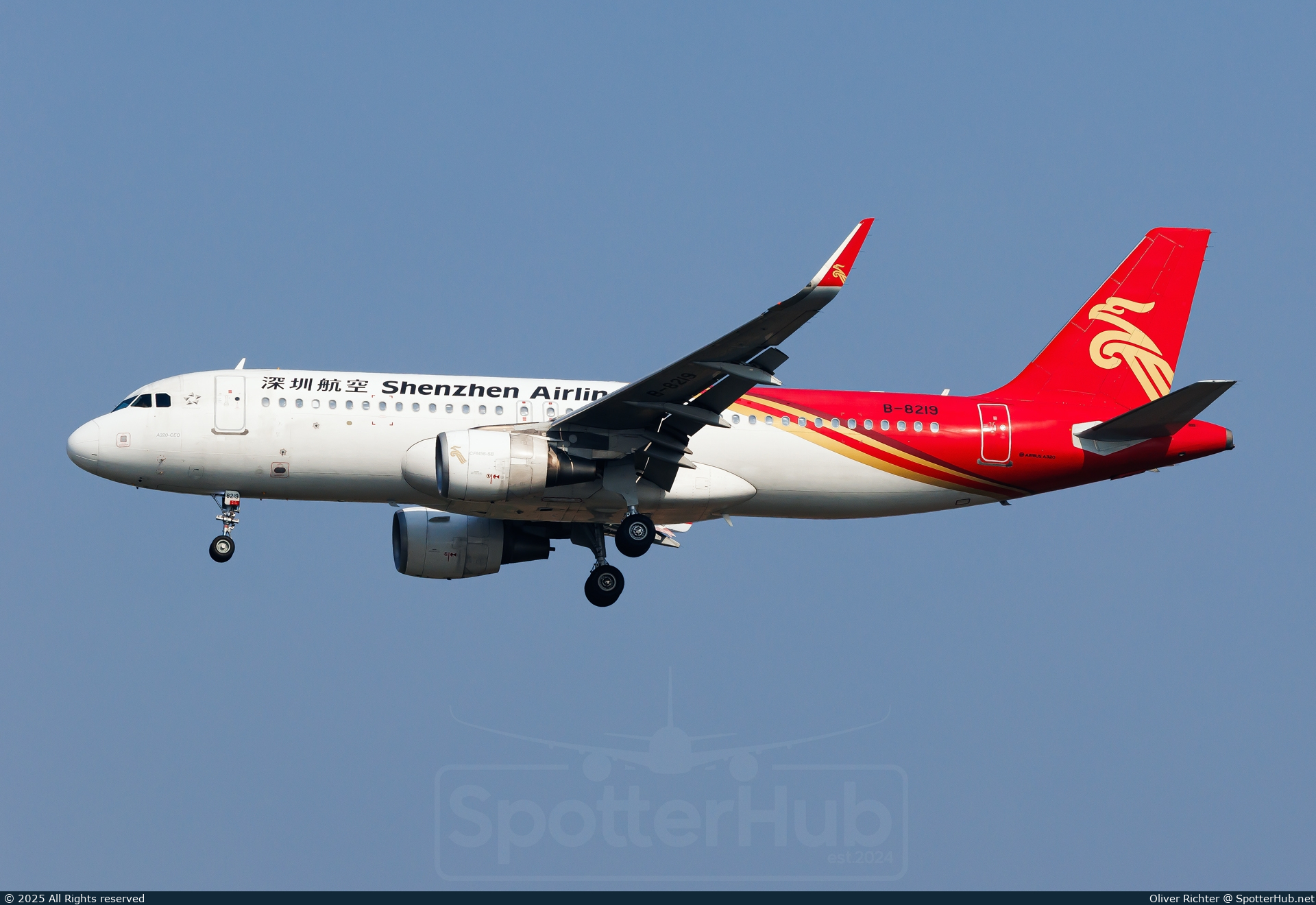 Photo of B-8219 - Airbus A320-214 operated by Shenzhen Airlines
