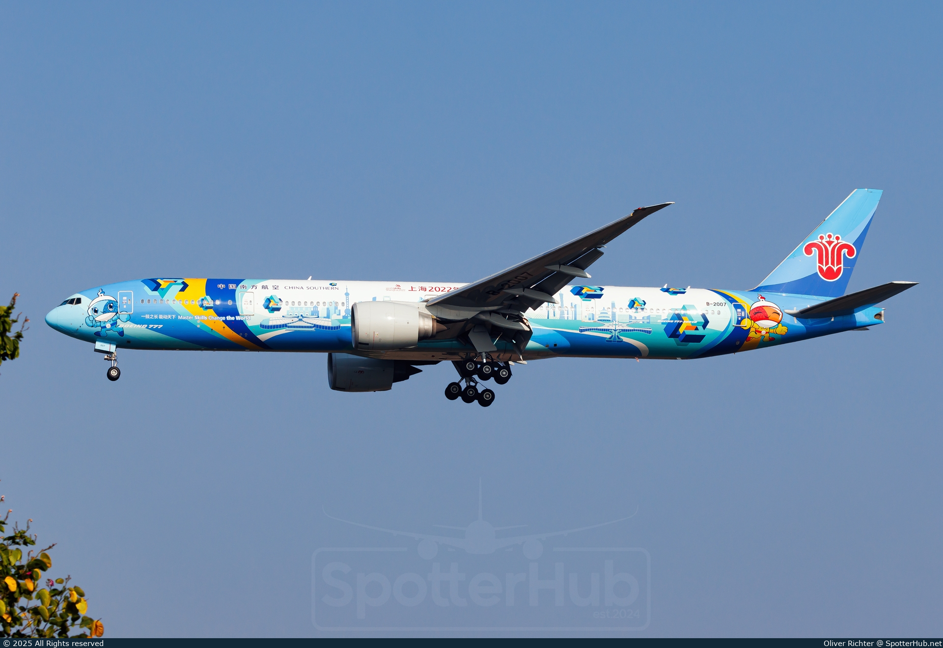 Photo of B-2007 - Boeing 777-31B(ER) operated by China Southern Airlines