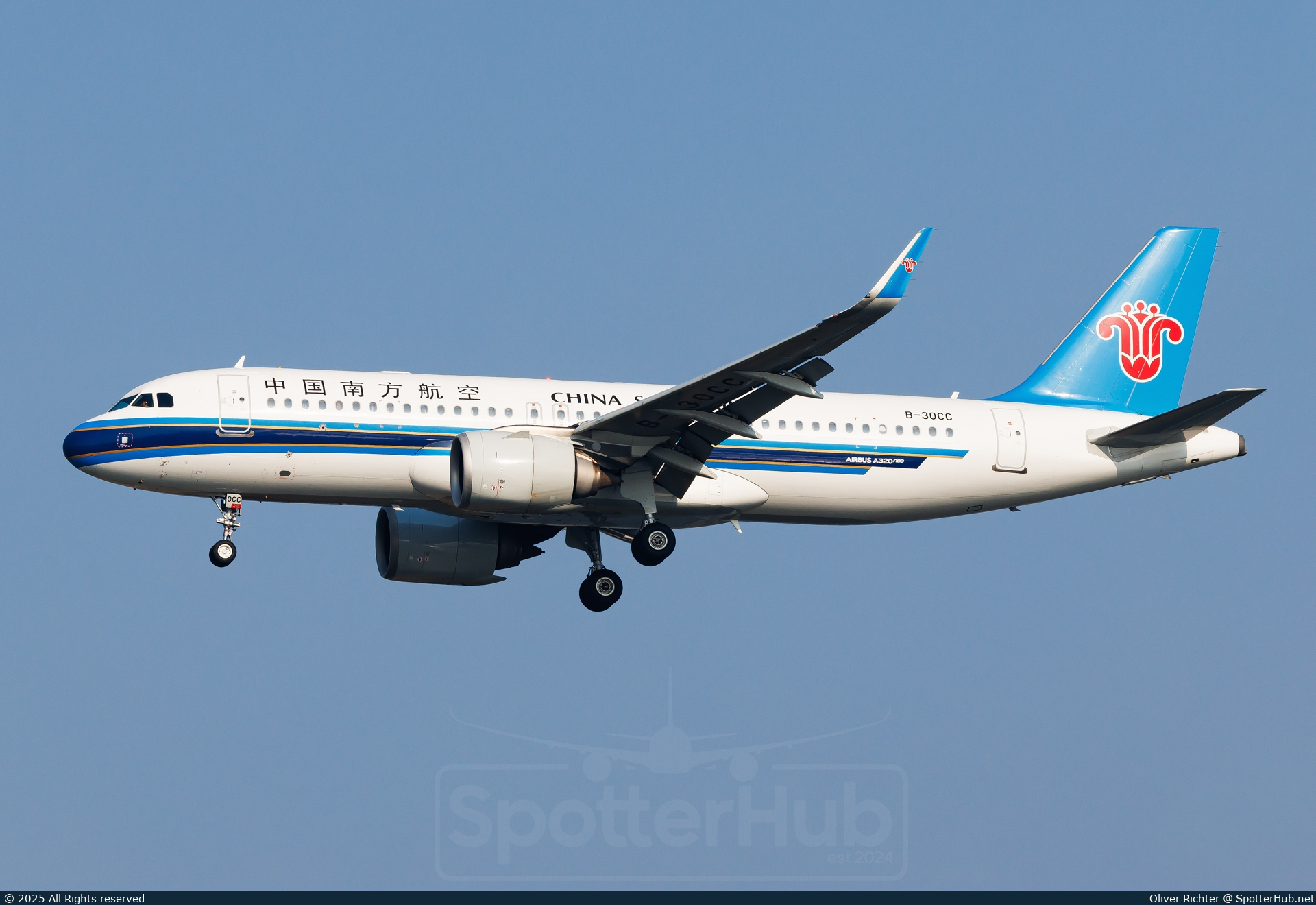 Photo of B-30CC - Airbus A320-251N operated by China Southern Airlines