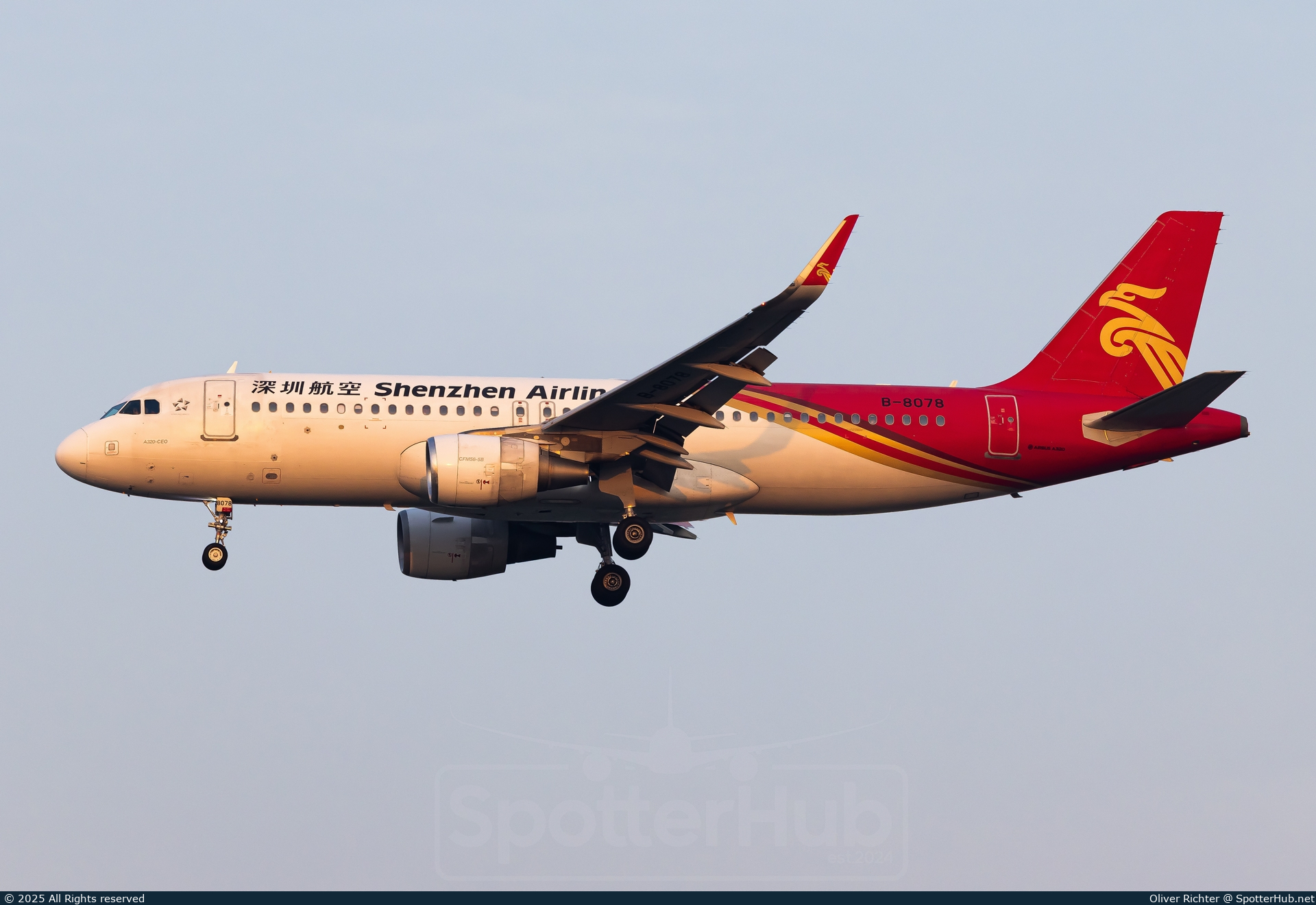 Photo of B-8078 - Airbus A320-214 operated by Shenzhen Airlines