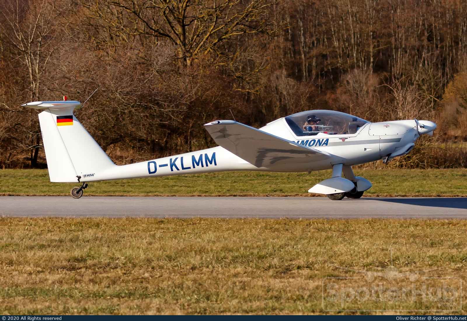 Photo of D-KLMM - Diamond HK36 R Super Dimona operated by Fliegerclub Mühldorf