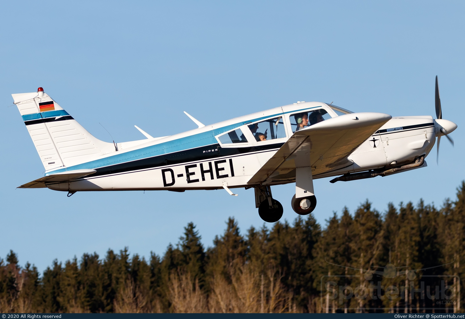 Photo of D-EHEI - Piper PA-28R-200 Cherokee Arrow II operated by Private
