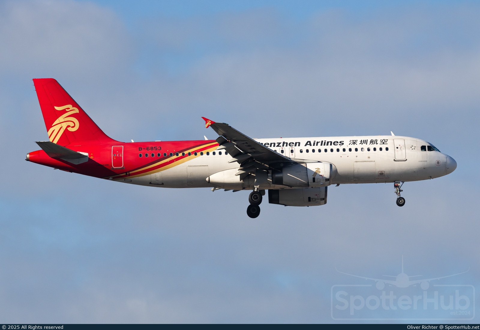 Photo of B-6853 - Airbus A320-232 operated by Shenzhen Airlines