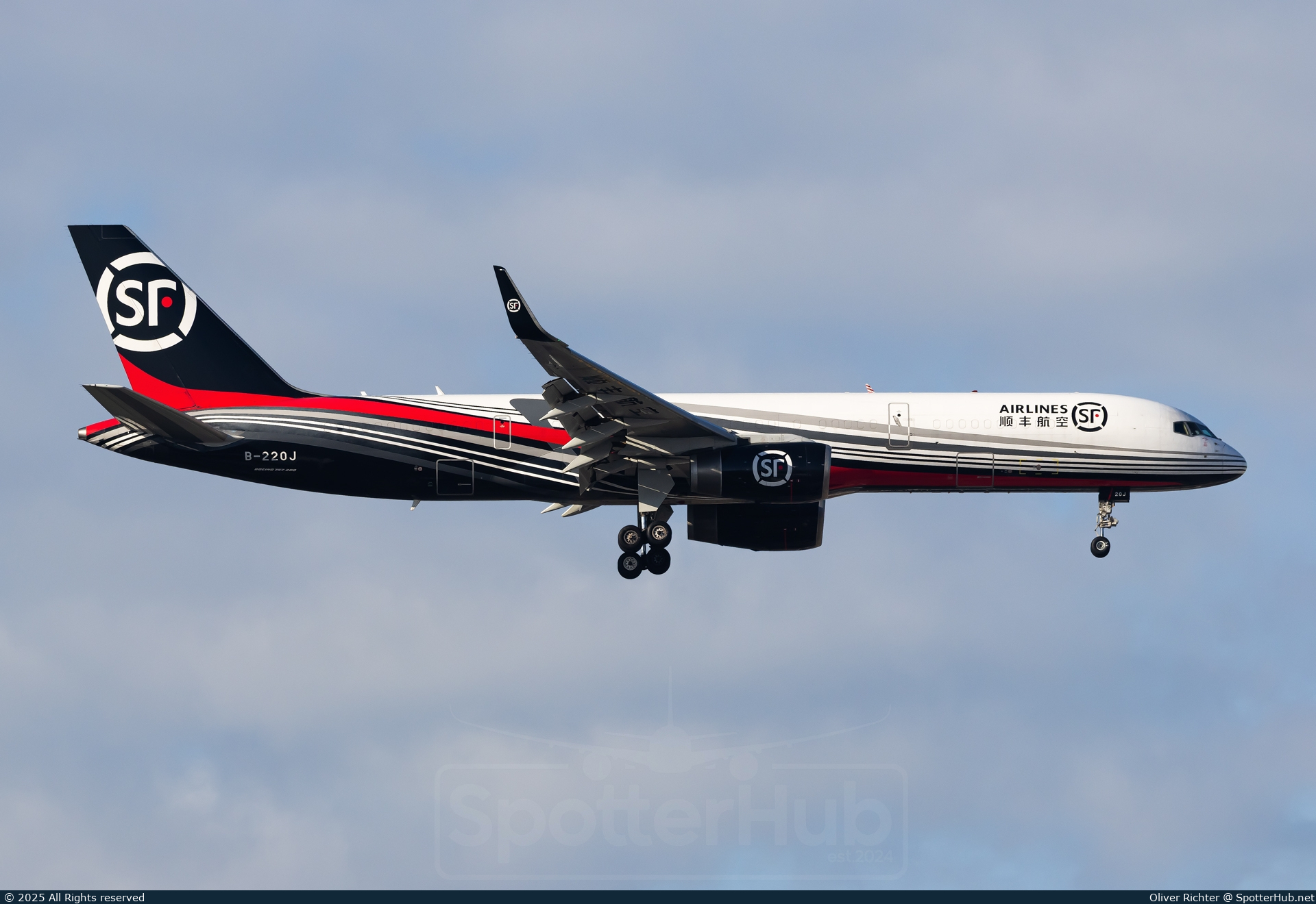 Photo of B-220J - Boeing 757-28A(PCF) operated by SF Airlines