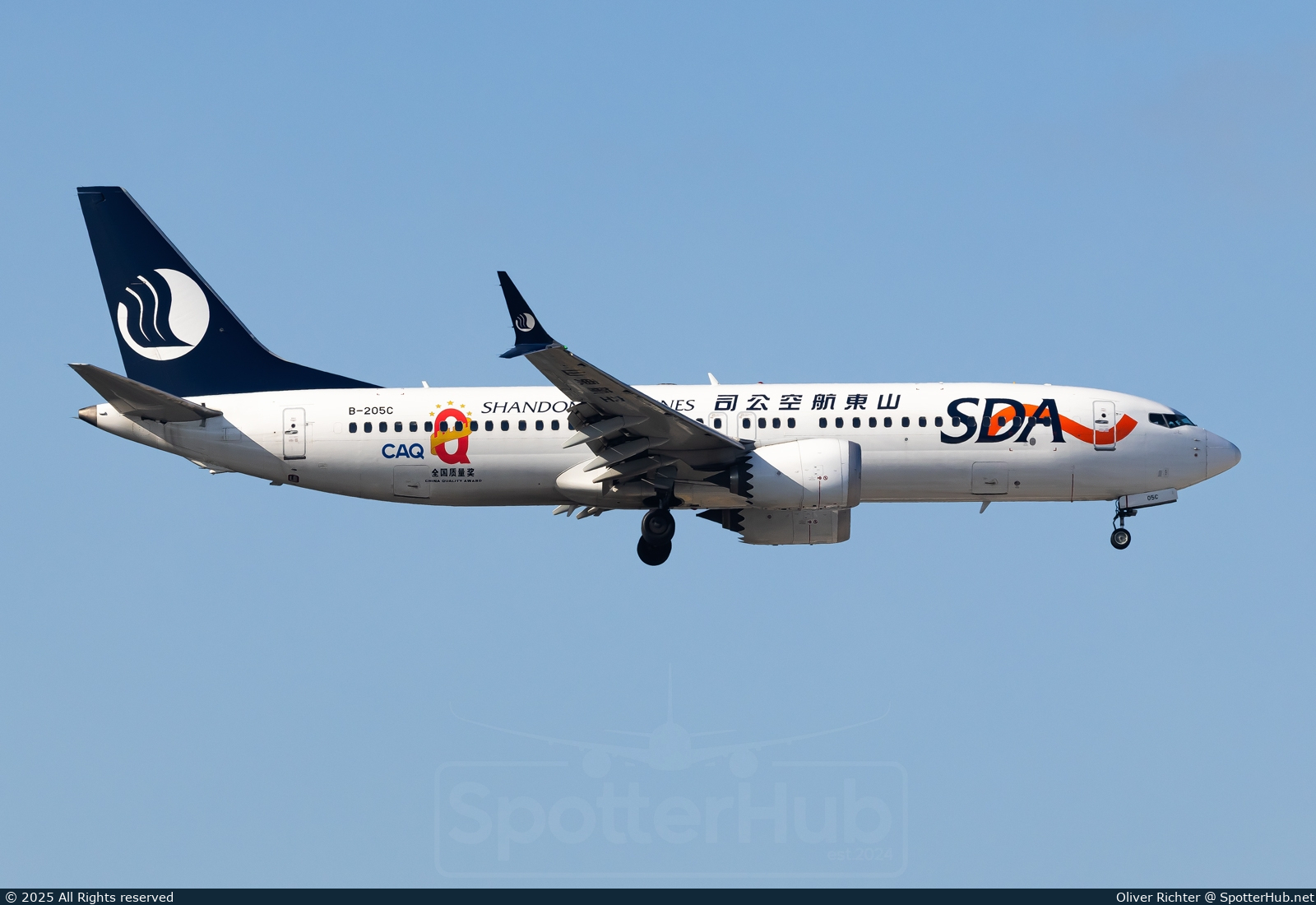 Photo of B-205C - Boeing 737 MAX 8 operated by Shandong Airlines