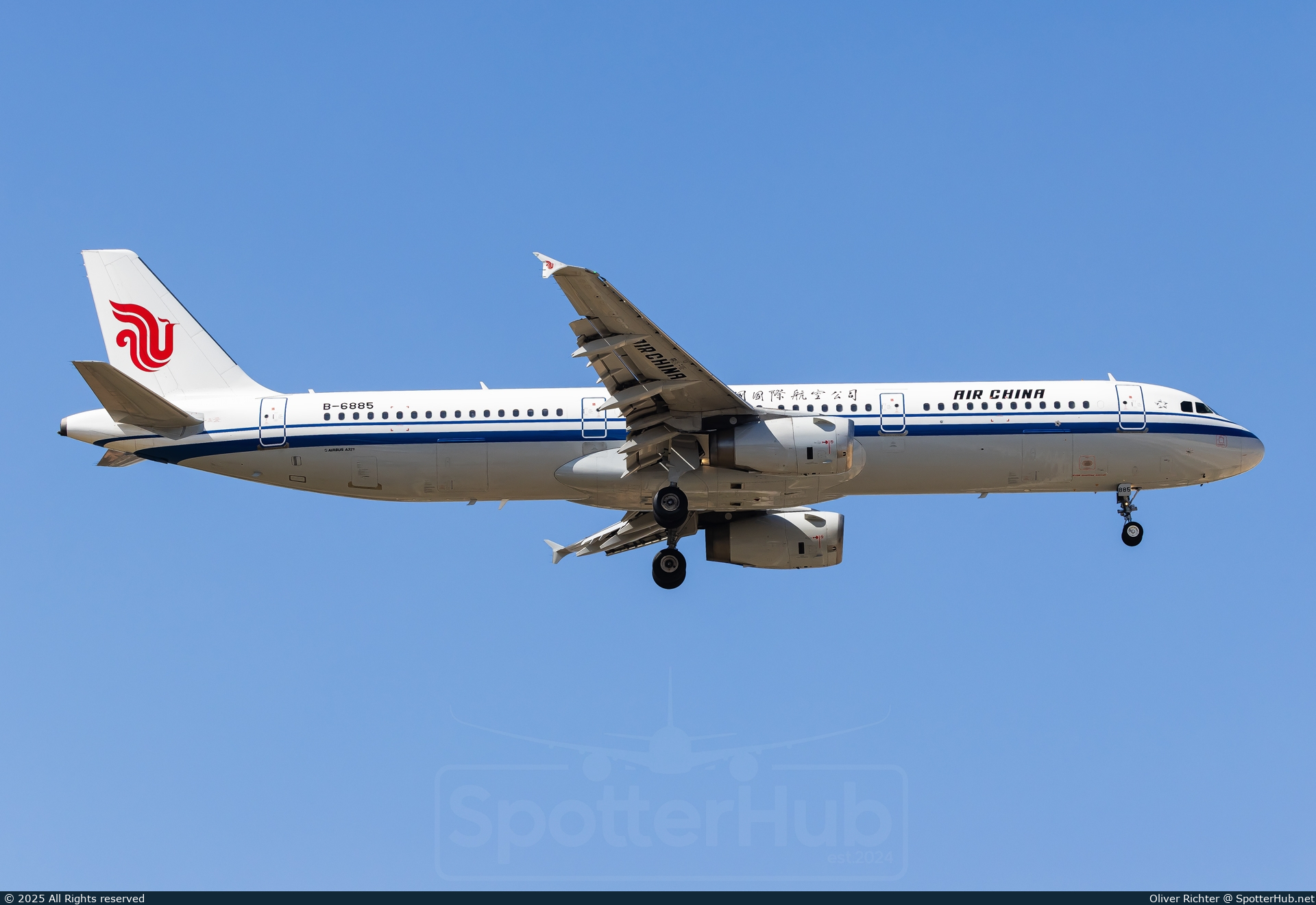 Photo of B-6885 - Airbus A321-232 operated by Air China