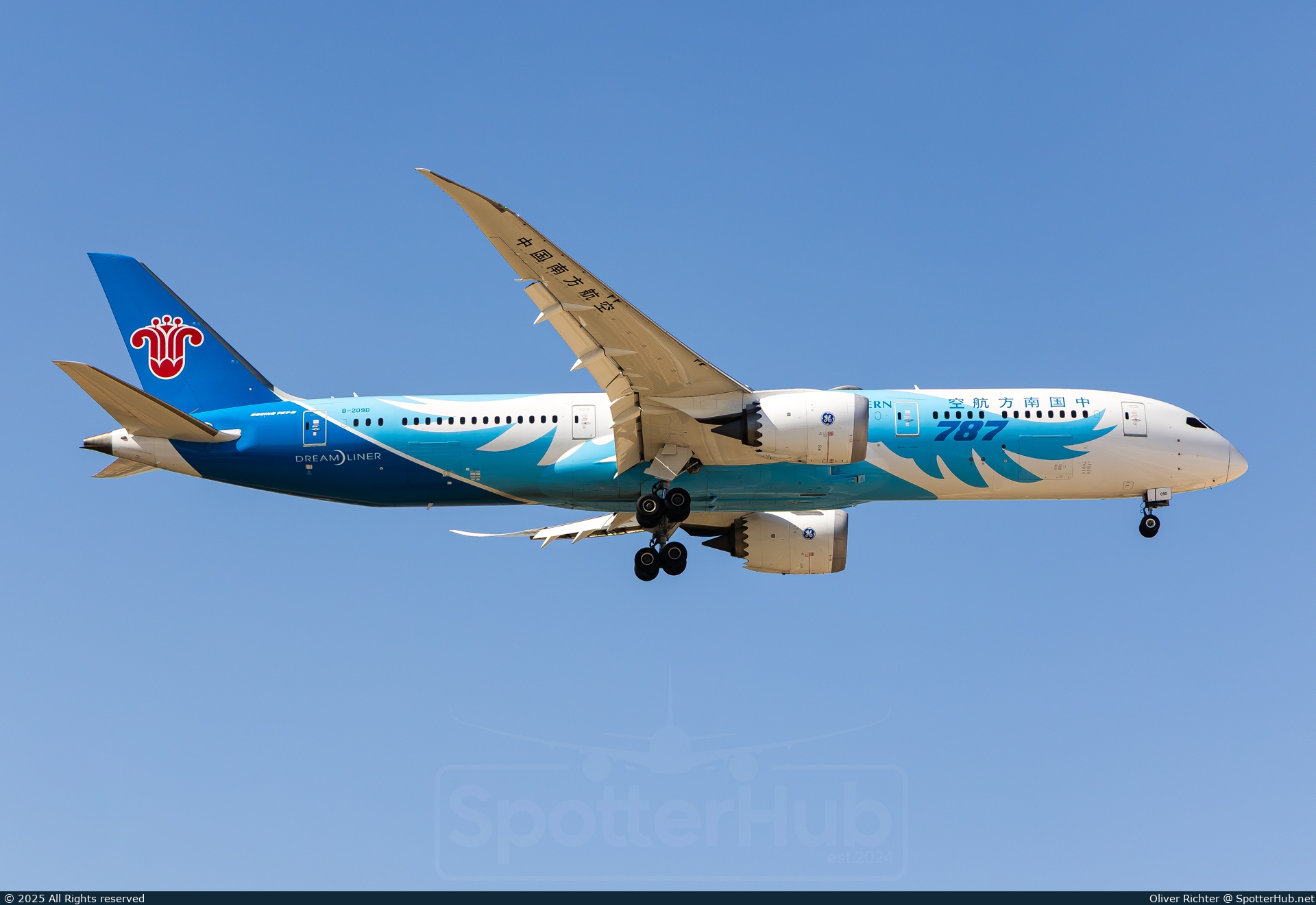 Photo of B-209D - Boeing 787-9 Dreamliner operated by China Southern Airlines