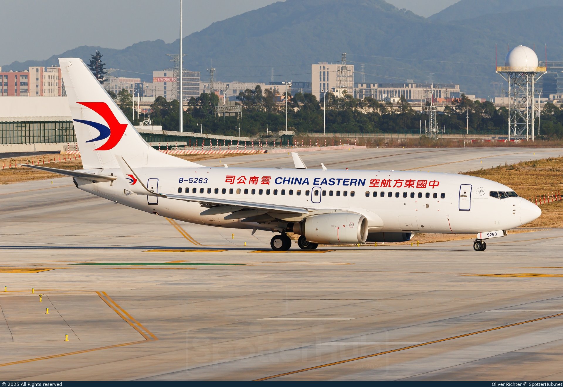 Photo of B-5263 - Boeing 737-79P operated by China Eastern Airlines