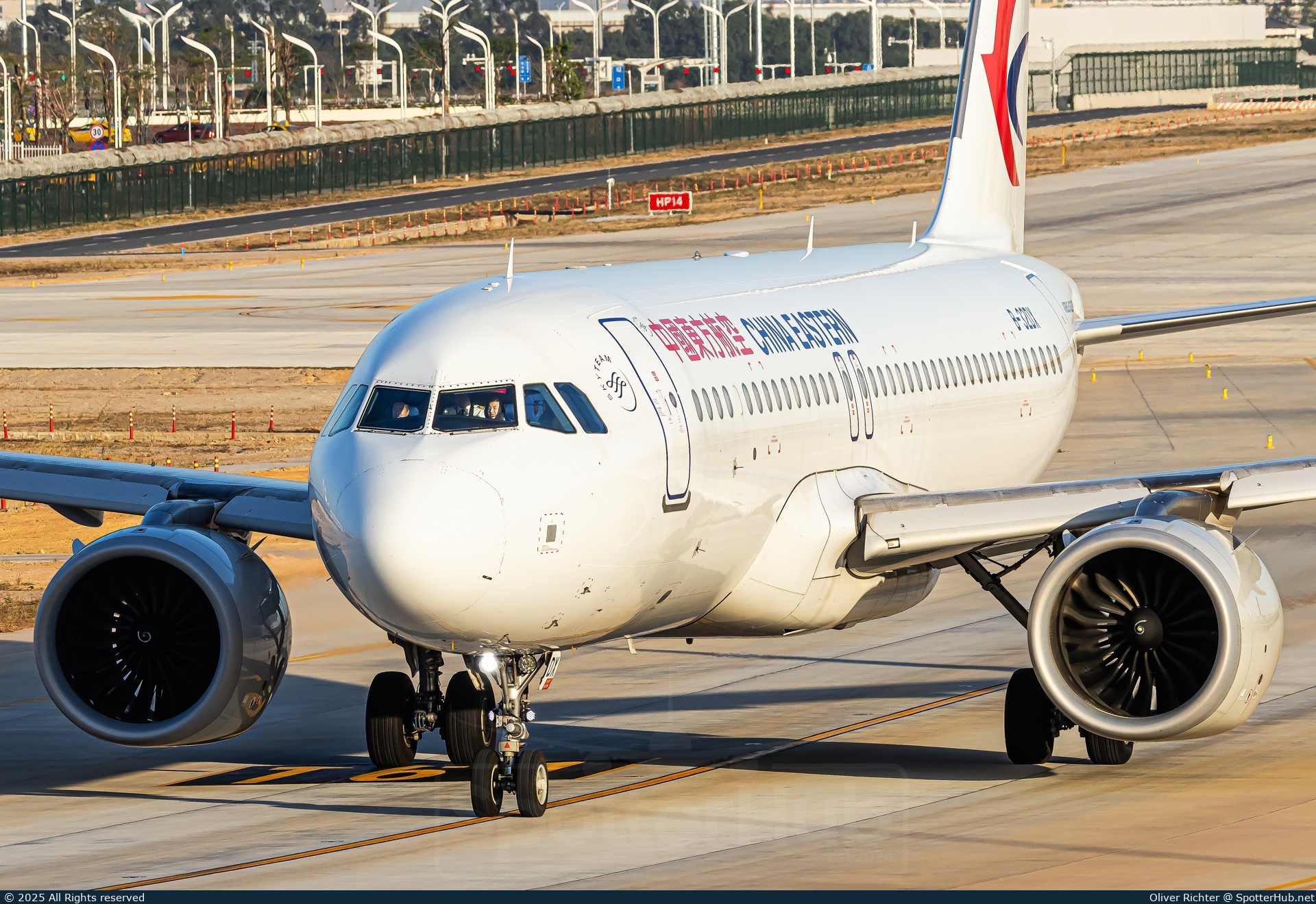 Photo of B-32DX - Airbus A320-251N operated by China Eastern Airlines