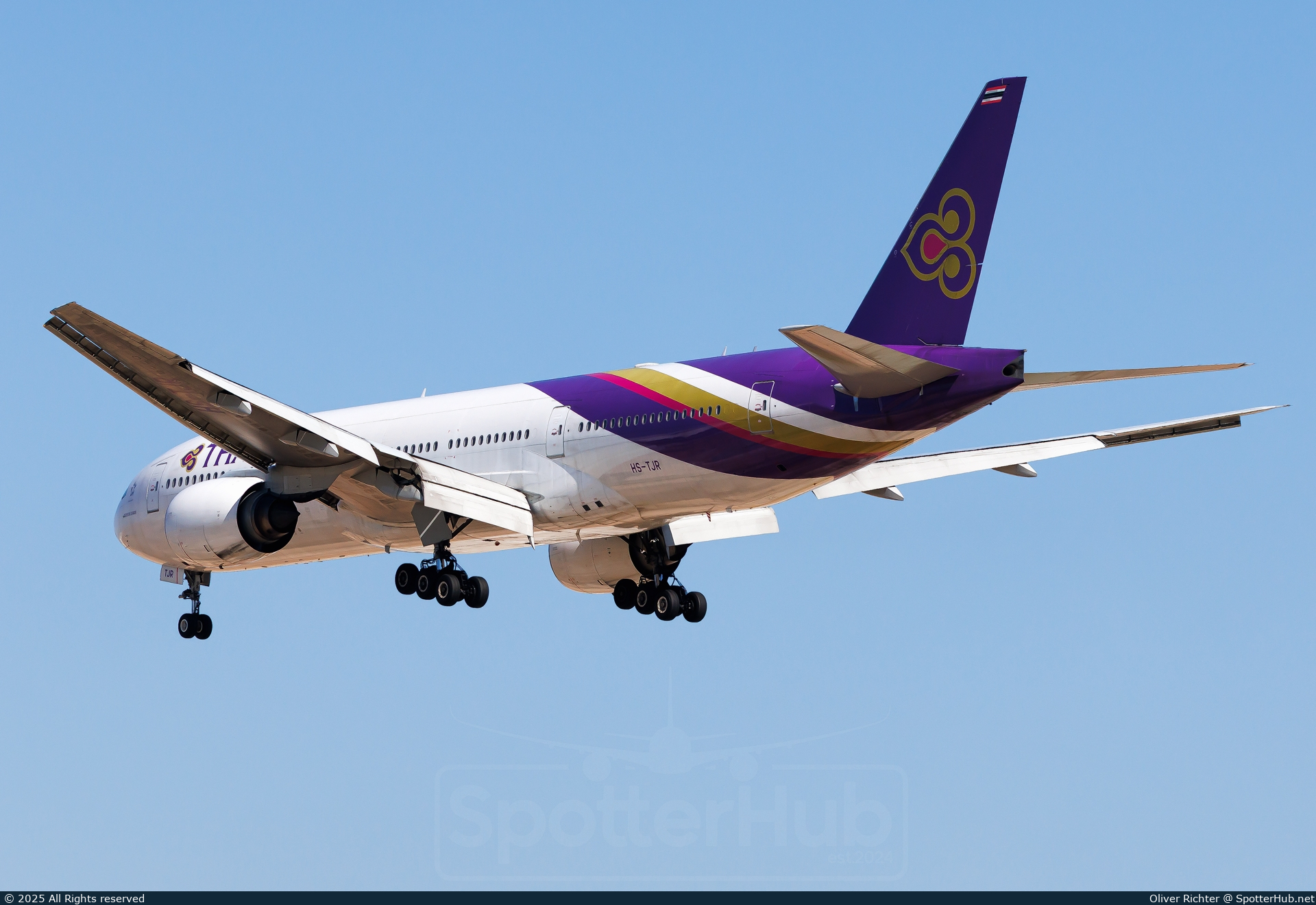 Photo of HS-TJR - Boeing 777-2D7(ER) operated by Thai Airways International