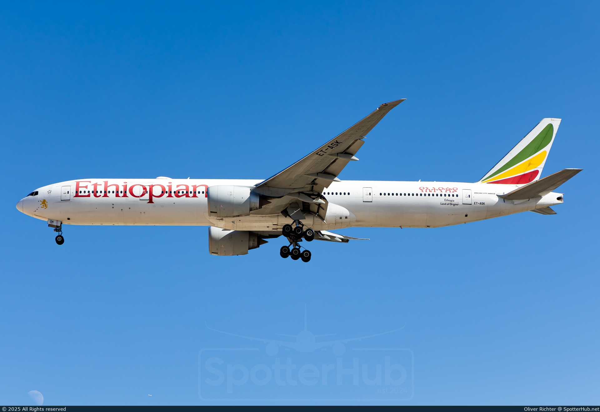 Photo of ET-ASK - Boeing 777-360(ER) operated by Ethiopian Airlines