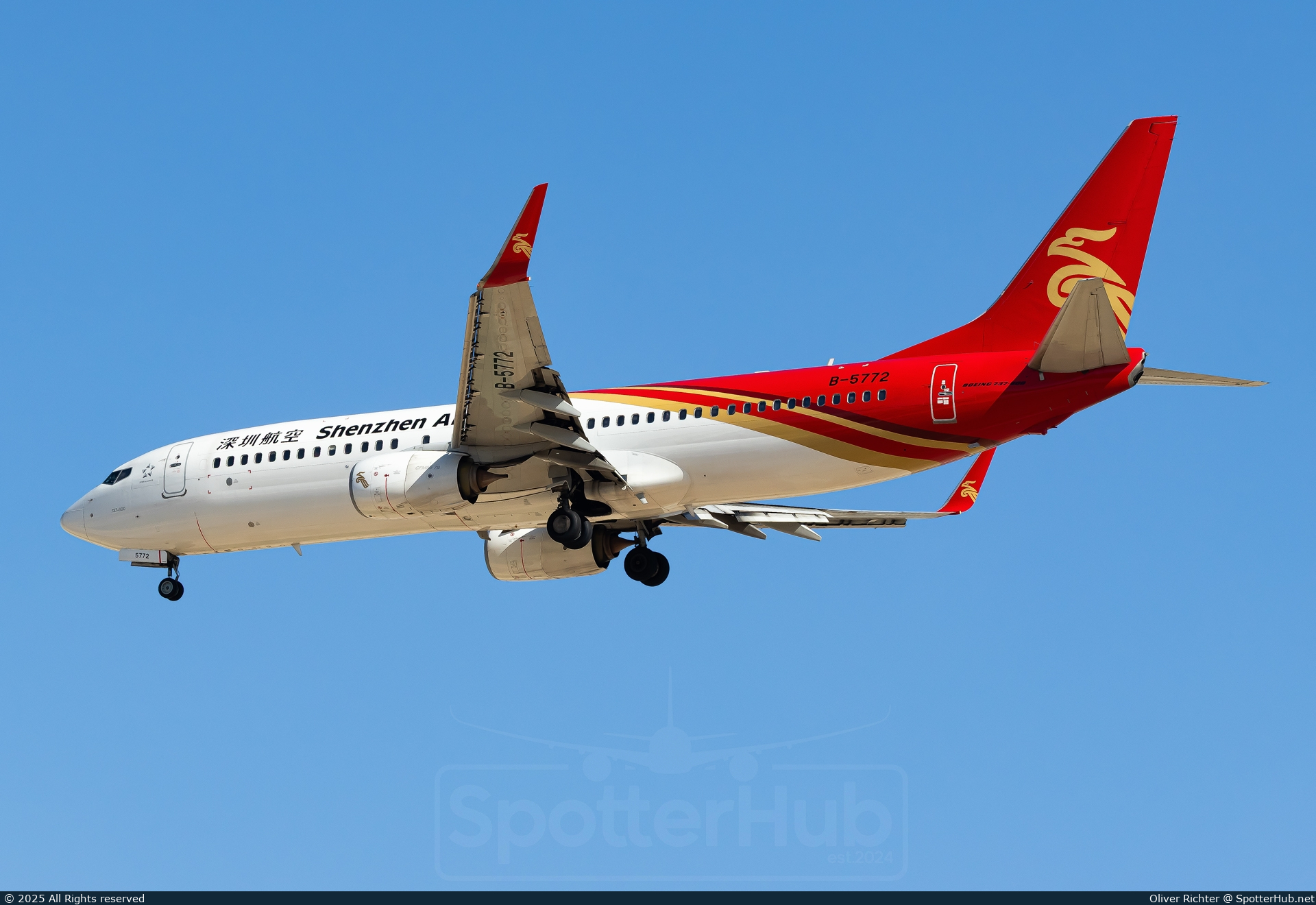 Photo of B-5772 - Boeing 737-87L operated by Shenzhen Airlines