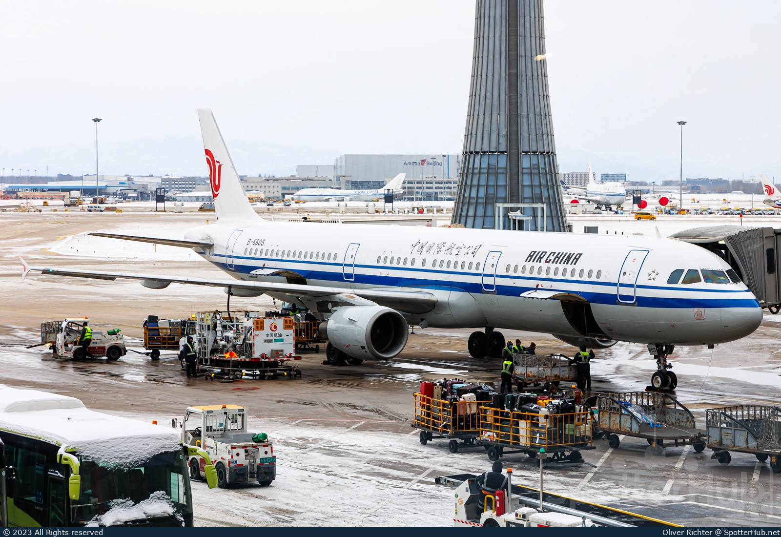 Photo of B-6605 - Airbus A321-213 operated by Air China
