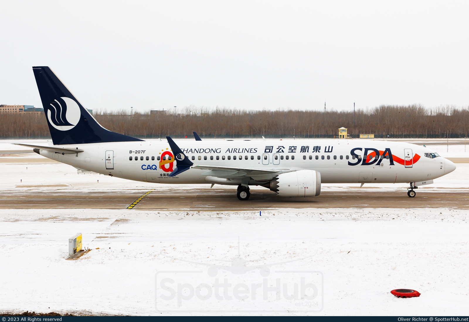 Photo of B-207F - Boeing 737 MAX 8 operated by Shandong Airlines