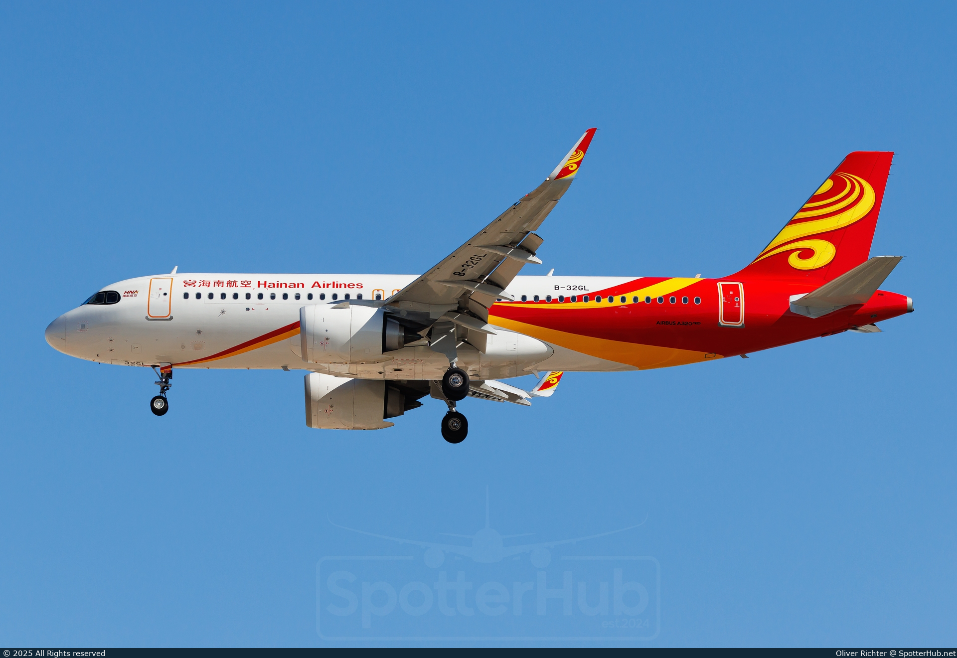 Photo of B-32GL - Airbus A320-251N operated by Hainan Airlines
