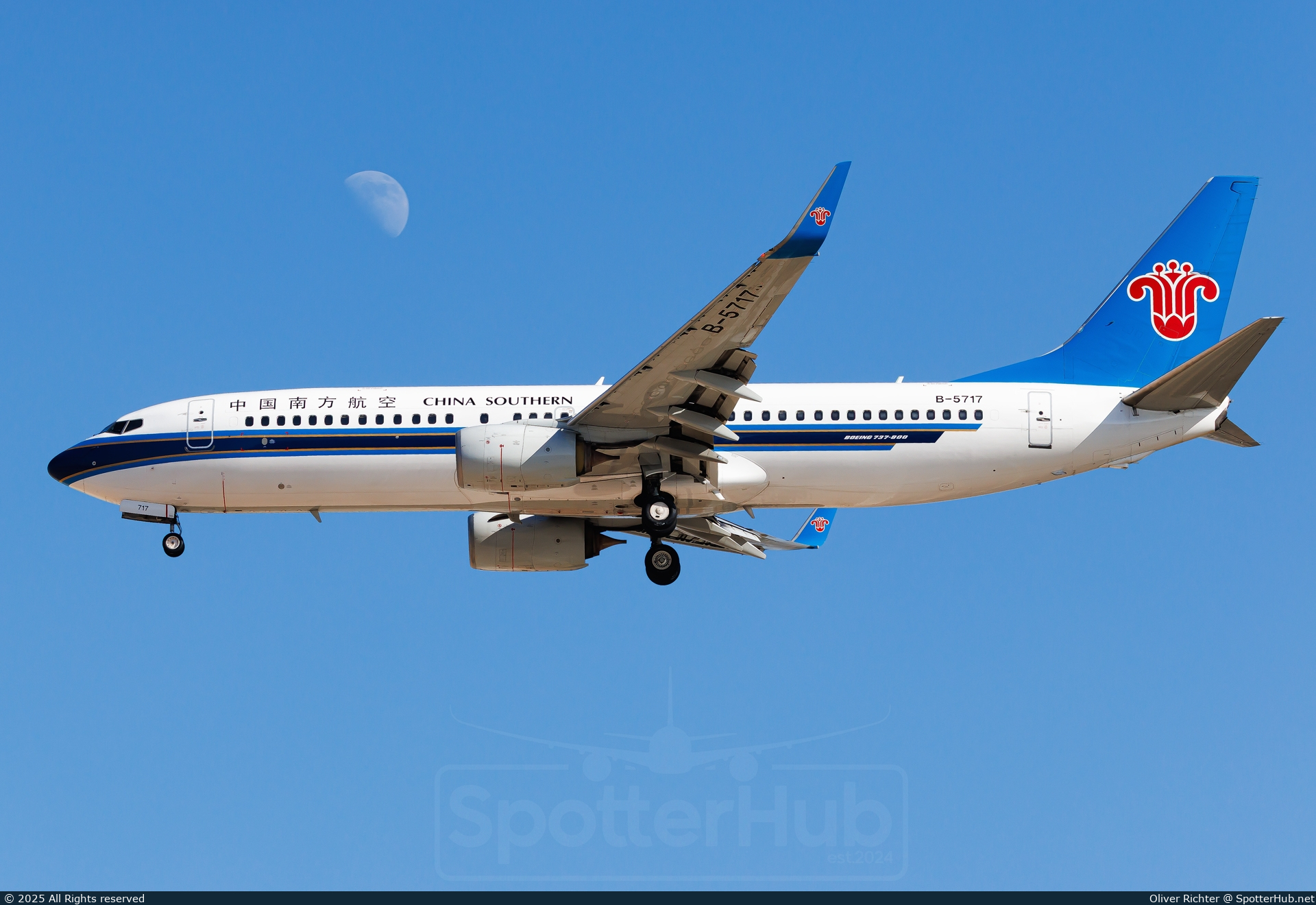 Photo of B-5717 - Boeing 737-81B operated by China Southern Airlines