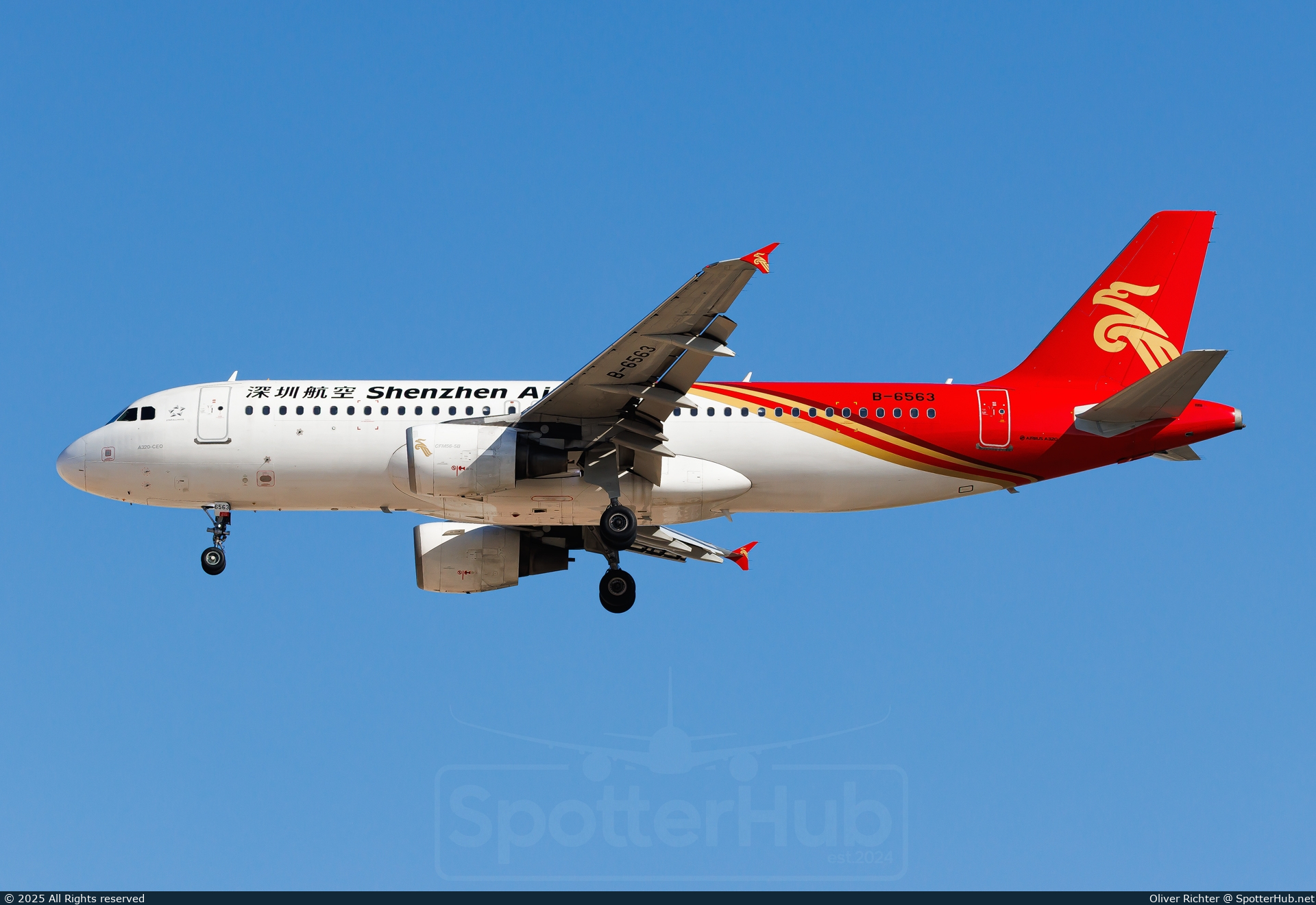 Photo of B-6563 - Airbus A320-214 operated by Shenzhen Airlines