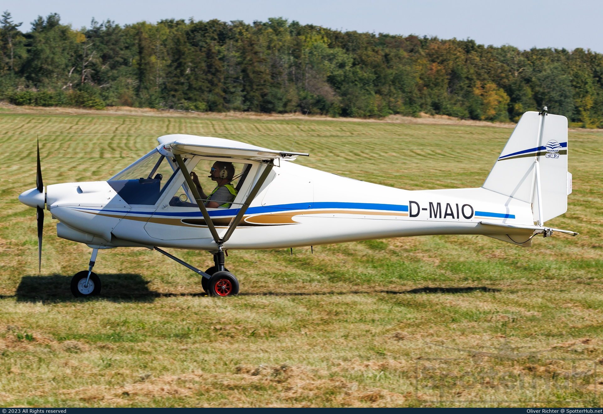 Photo of D-MAIO - Comco Ikarus C42 operated by X-RAY Flugsportzentrum Leipzig