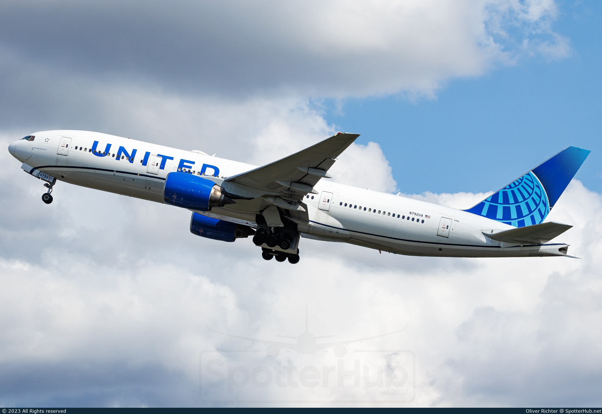 Photo of N792UA - Boeing 777-222(ER) operated by United Airlines