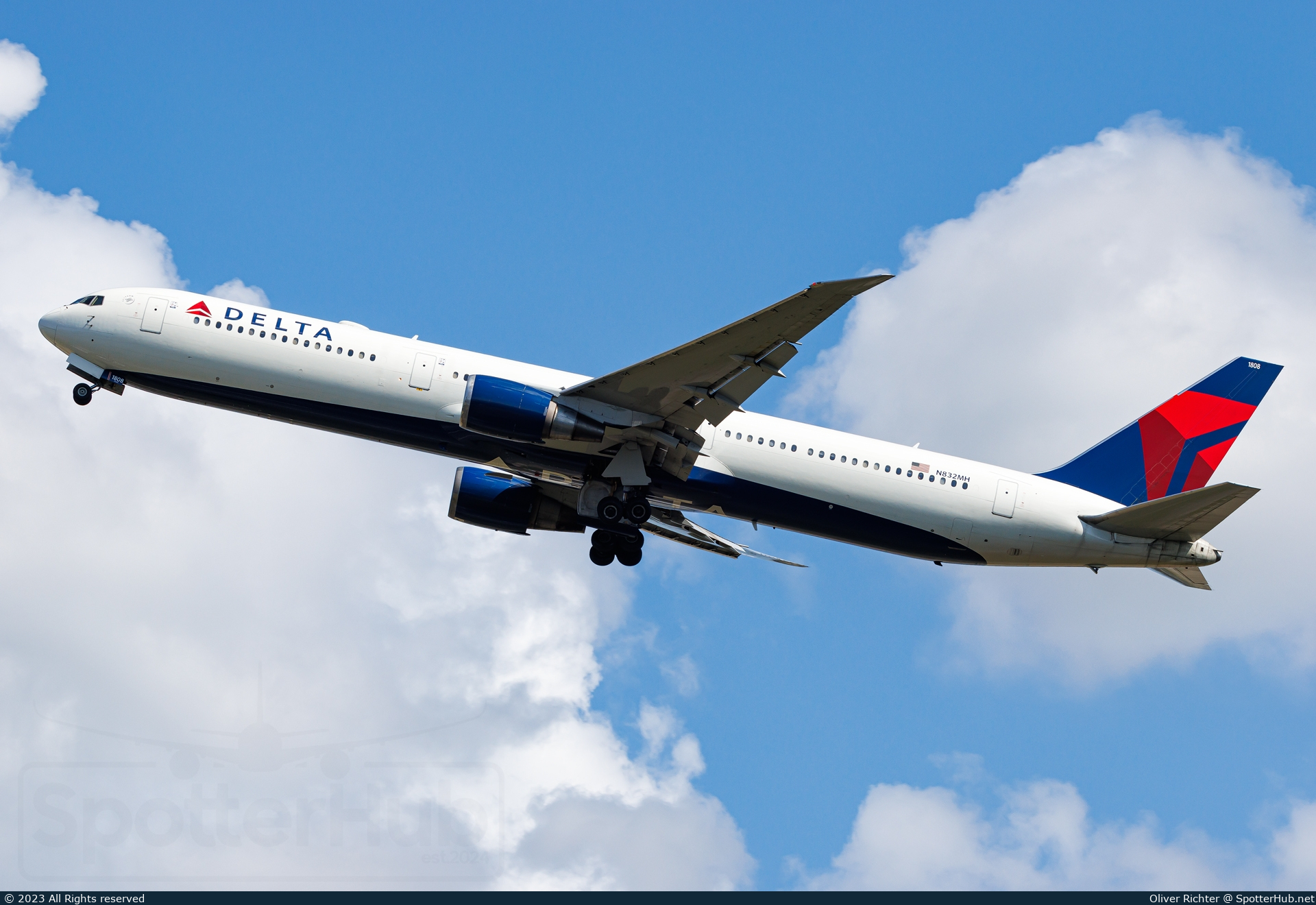 Photo of N832MH - Boeing 767-432(ER) operated by Delta Air Lines
