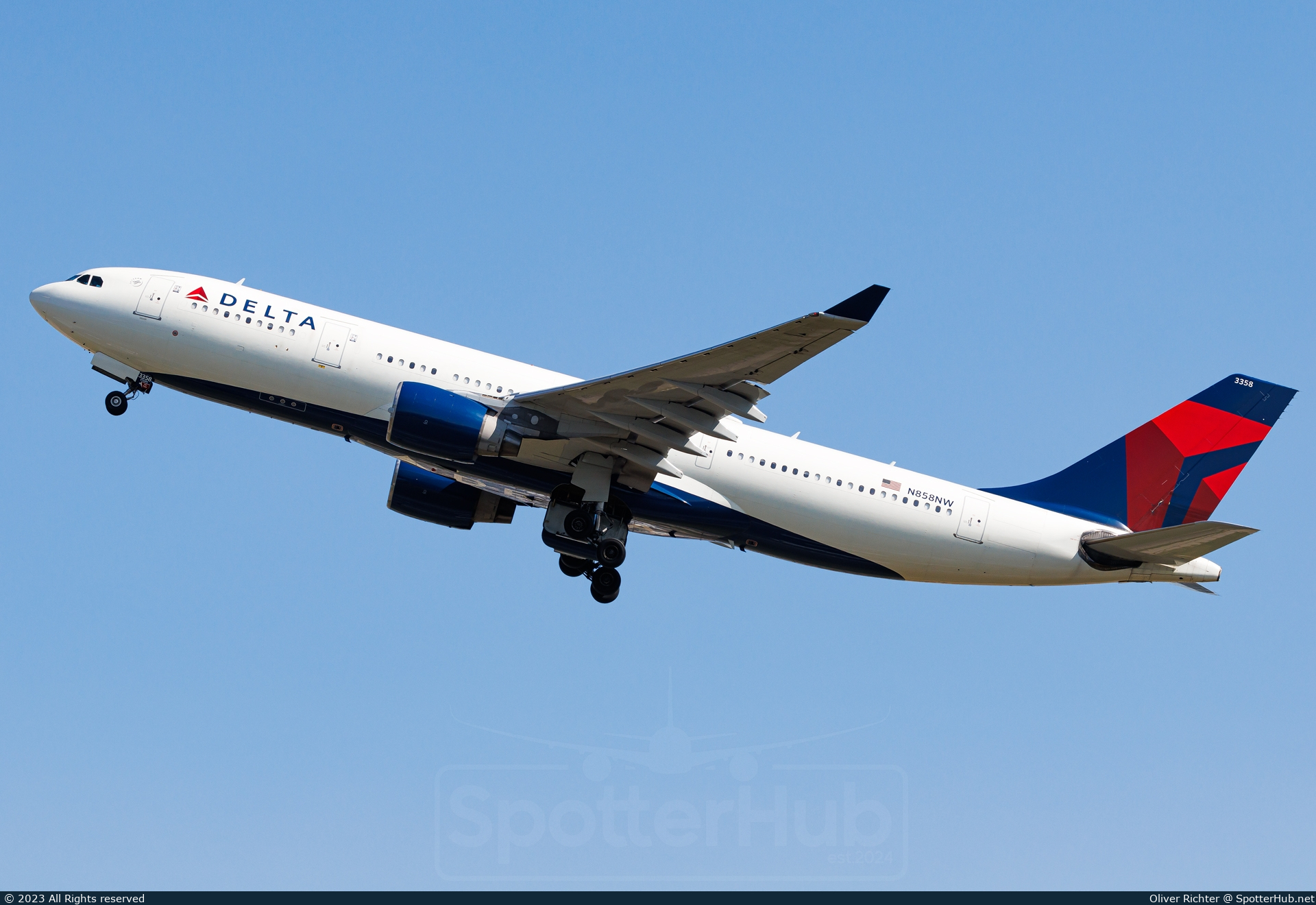 Photo of N858NW - Airbus A330-223 operated by Delta Air Lines