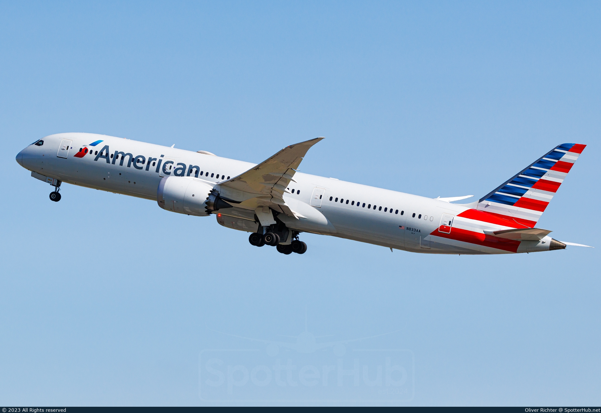Photo of N833AA - Boeing 787-9 Dreamliner operated by American Airlines