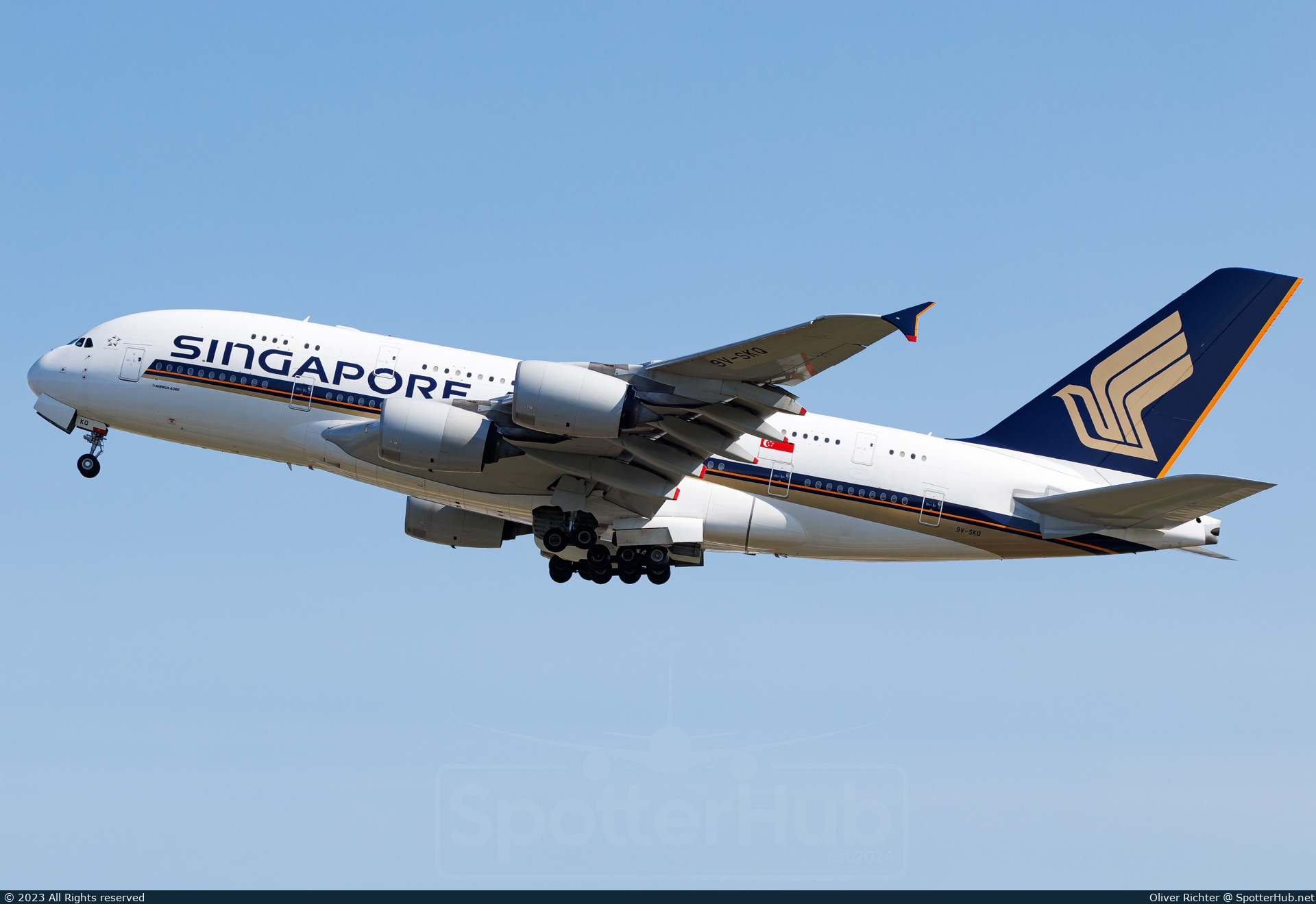 Photo of 9V-SKQ - Airbus A380-841 operated by Singapore Airlines