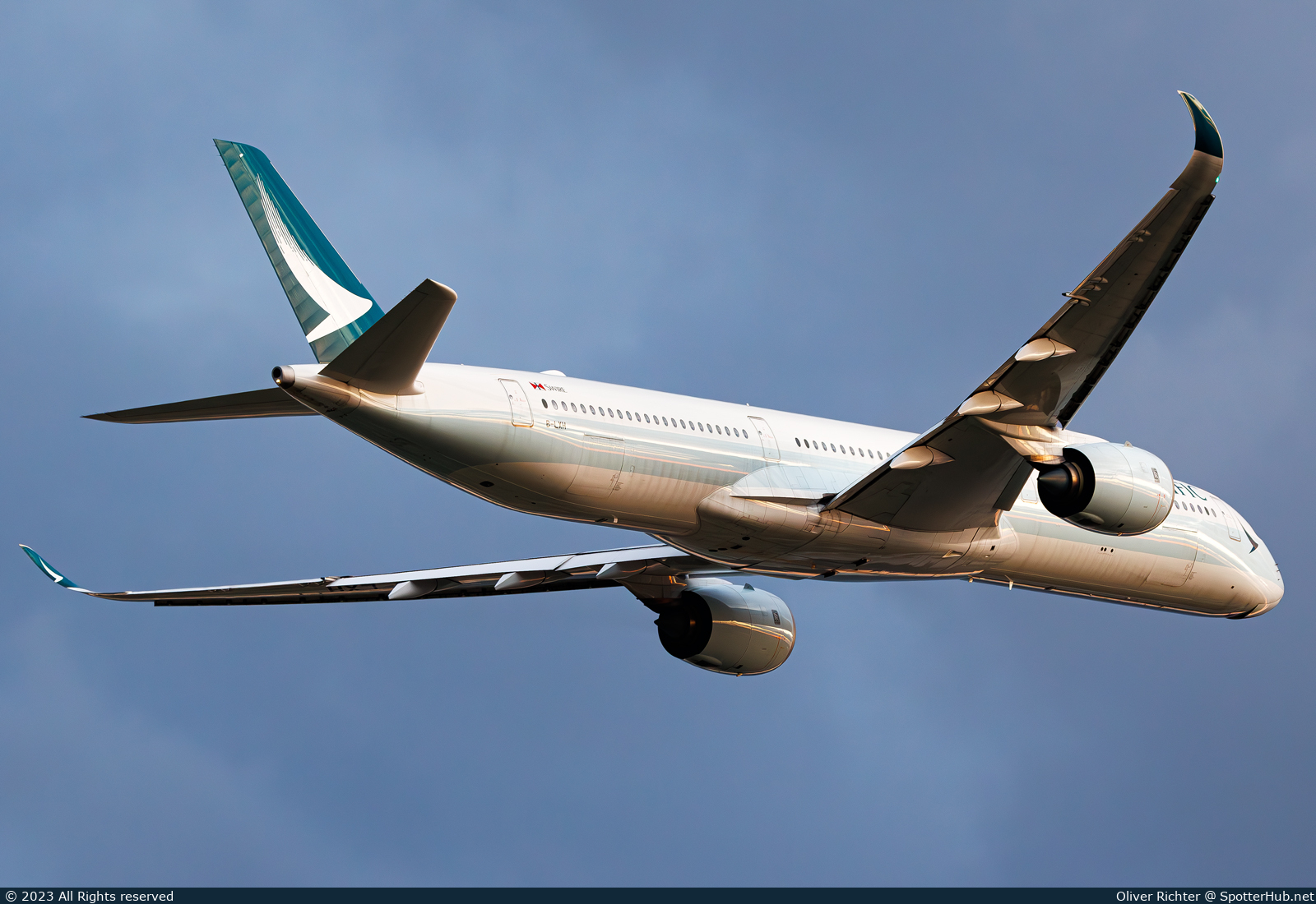 Photo of B-LXH - Airbus A350-1041 operated by Cathay Pacific Airways