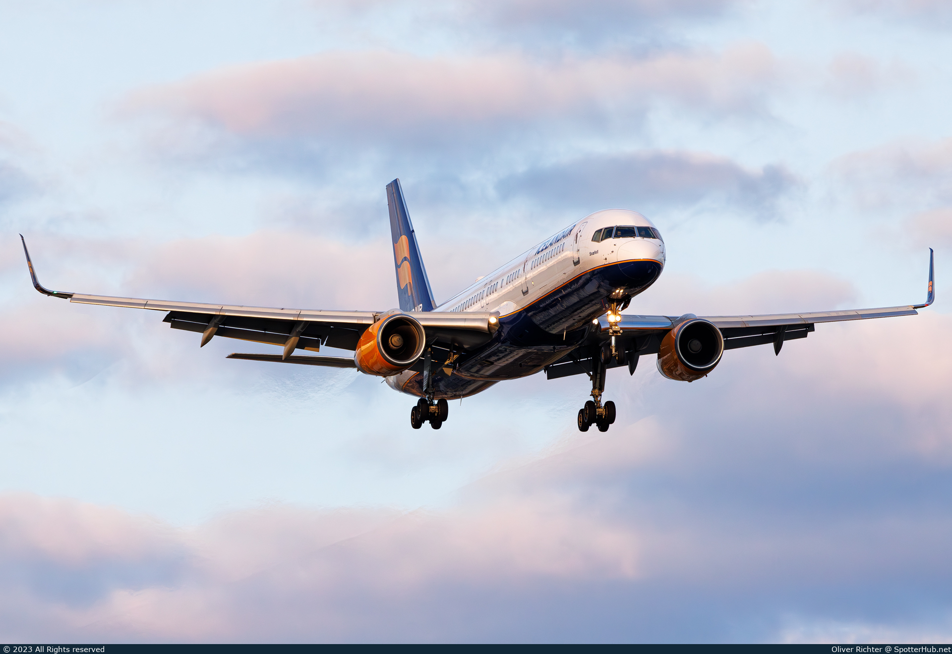 Photo of TF-FIP - Boeing 757-208 operated by Icelandair