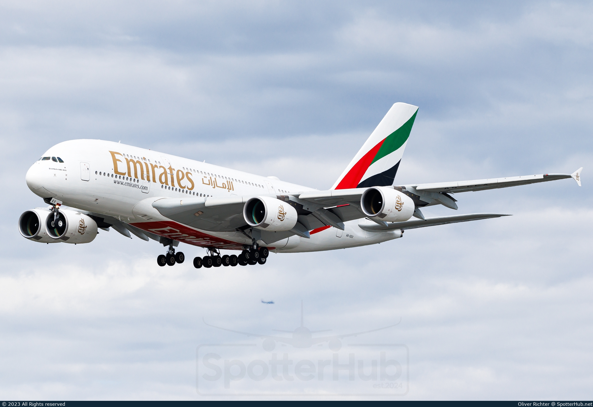 Photo of A6-EEX - Airbus A380-861 operated by Emirates
