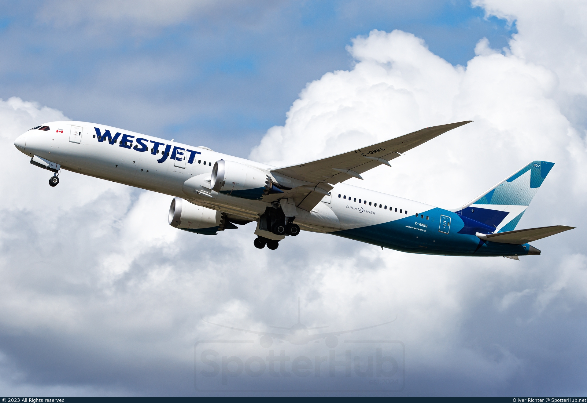 Photo of C-GMKS - Boeing 787-9 Dreamliner operated by WestJet Airlines