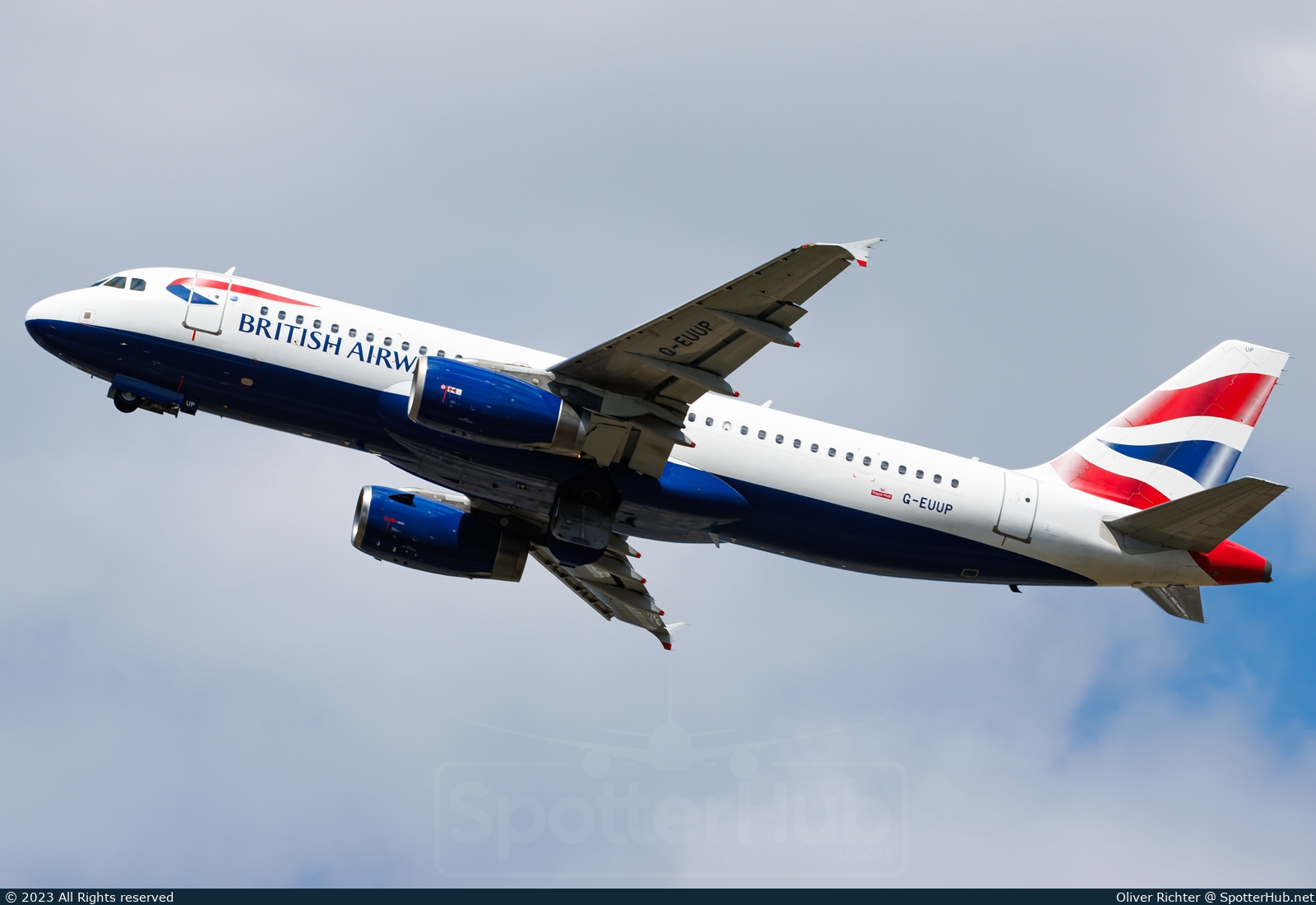 Photo of G-EUUP - Airbus A320-232 operated by British Airways